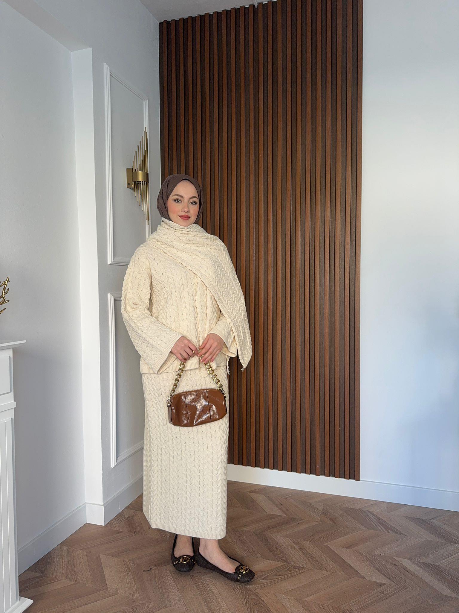 Scarf and Knit Set Beige