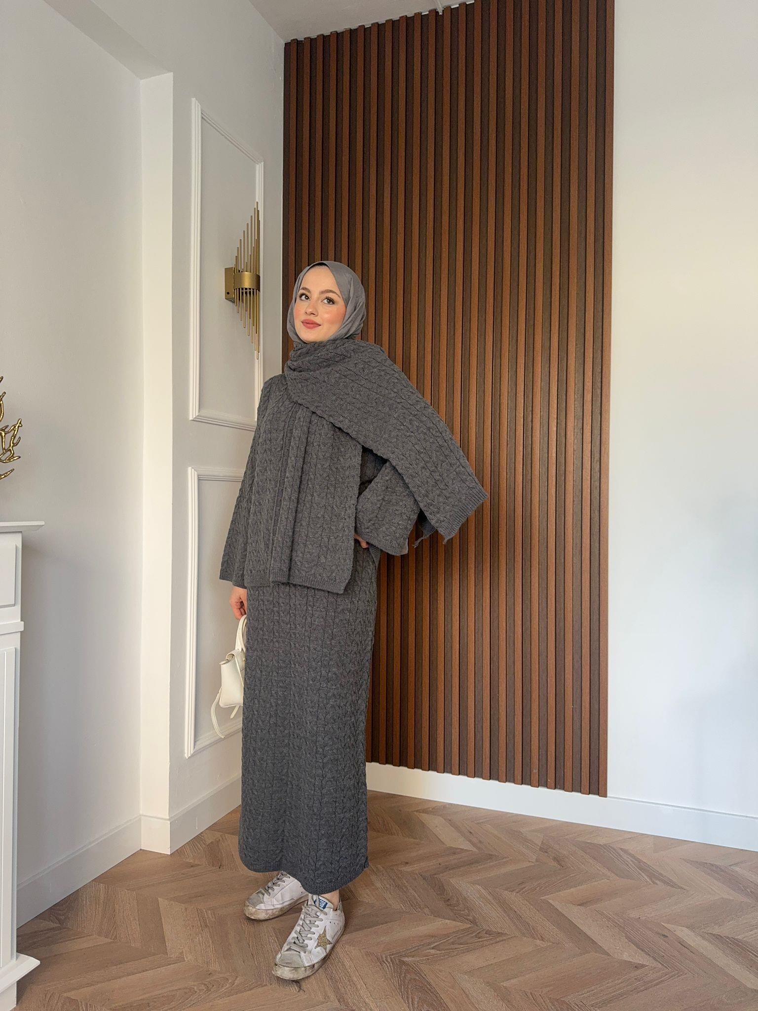 Scarf and Knit Set Grey