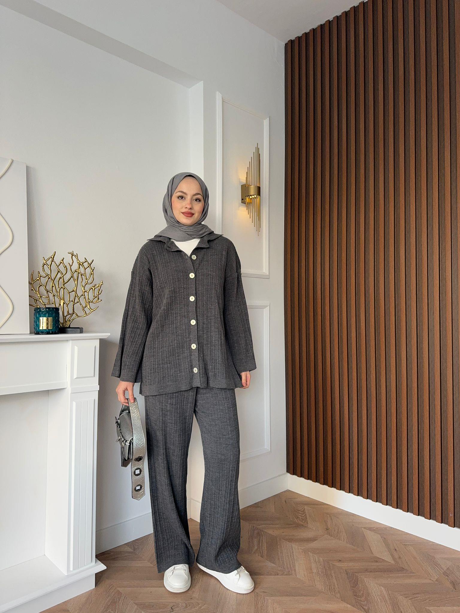Pearl Buttoned Knit Set Grey