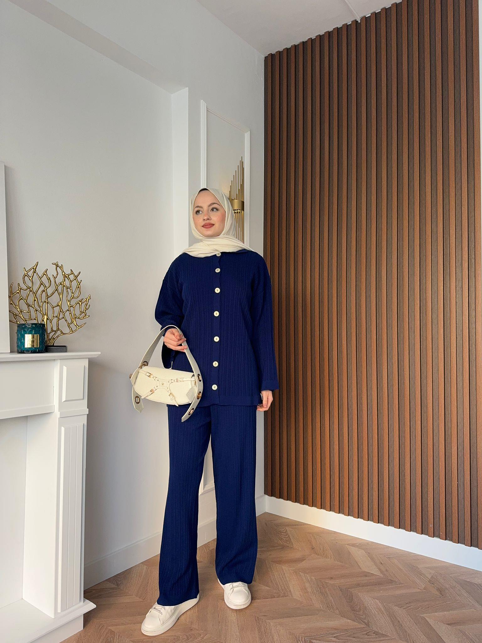 Pearl Buttoned Knit Set Navy