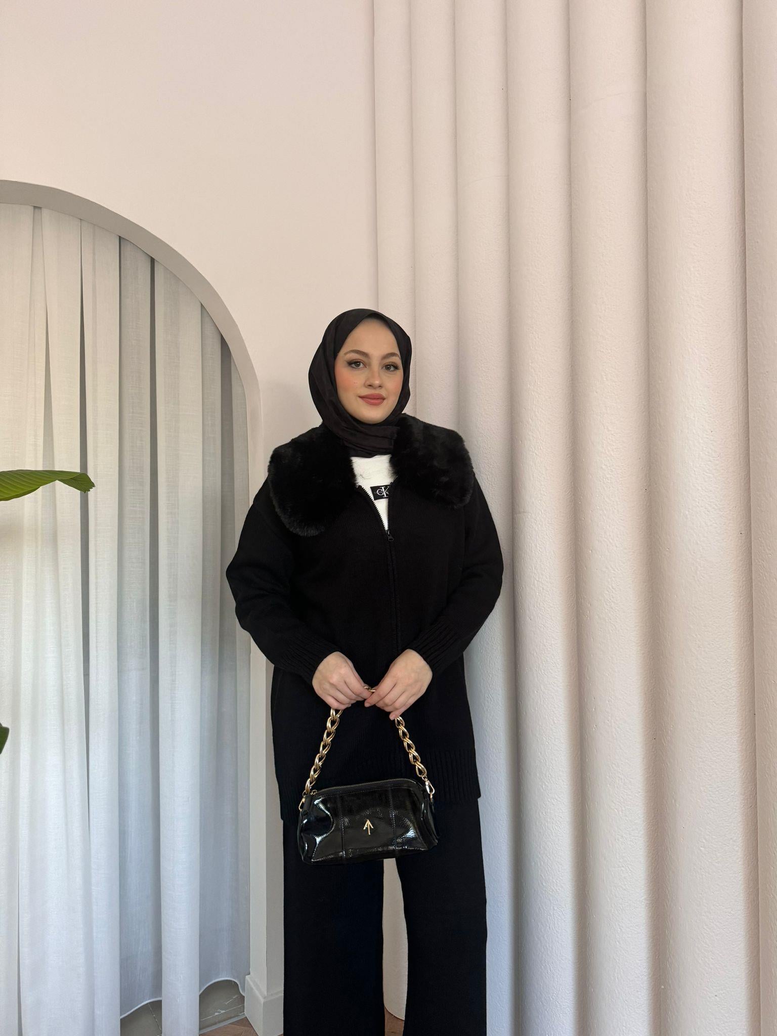 Fur Collar Knit 2-Piece Set Black