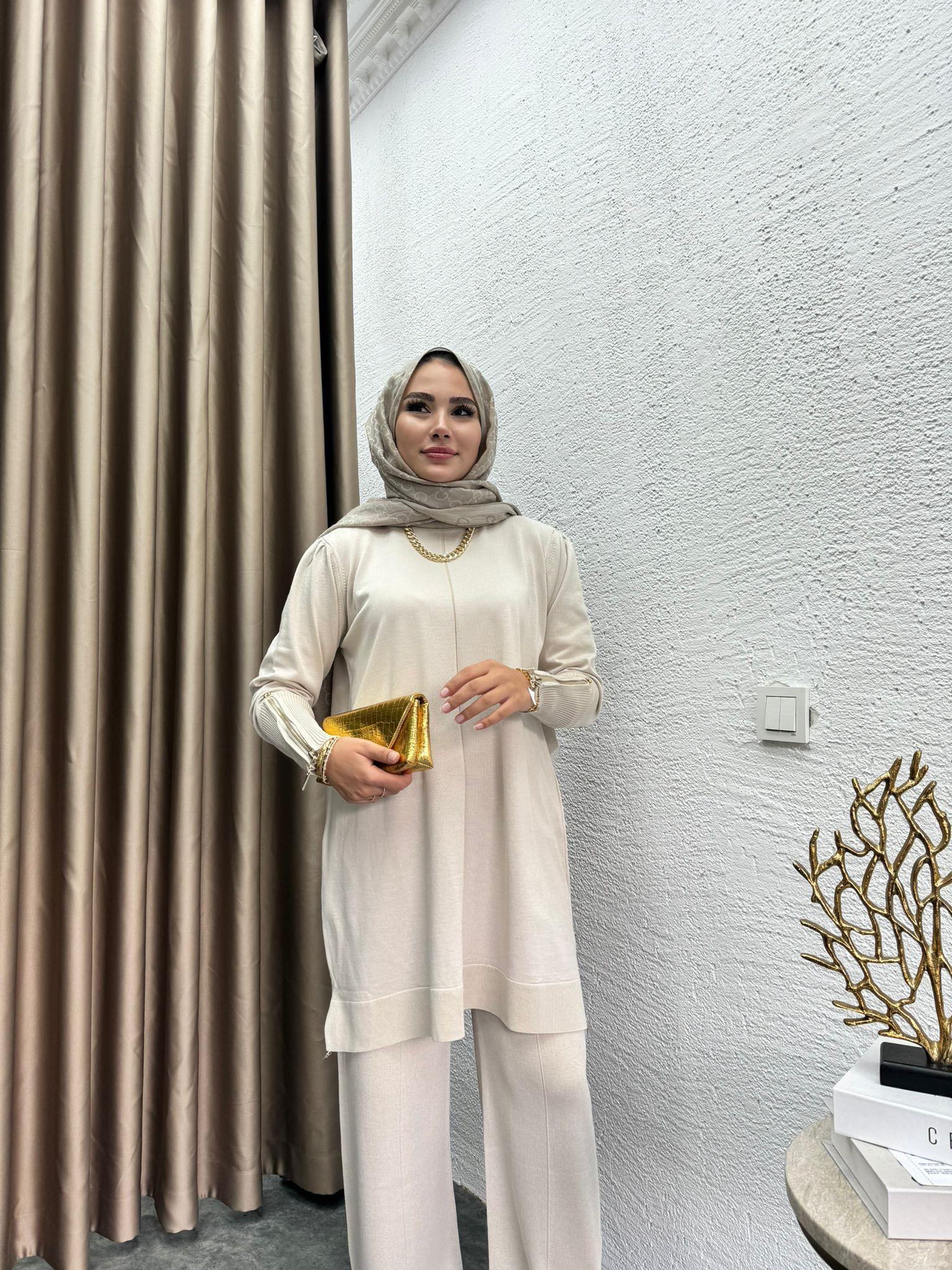 Sleeveu Zippered Merserized Knit Set Beige