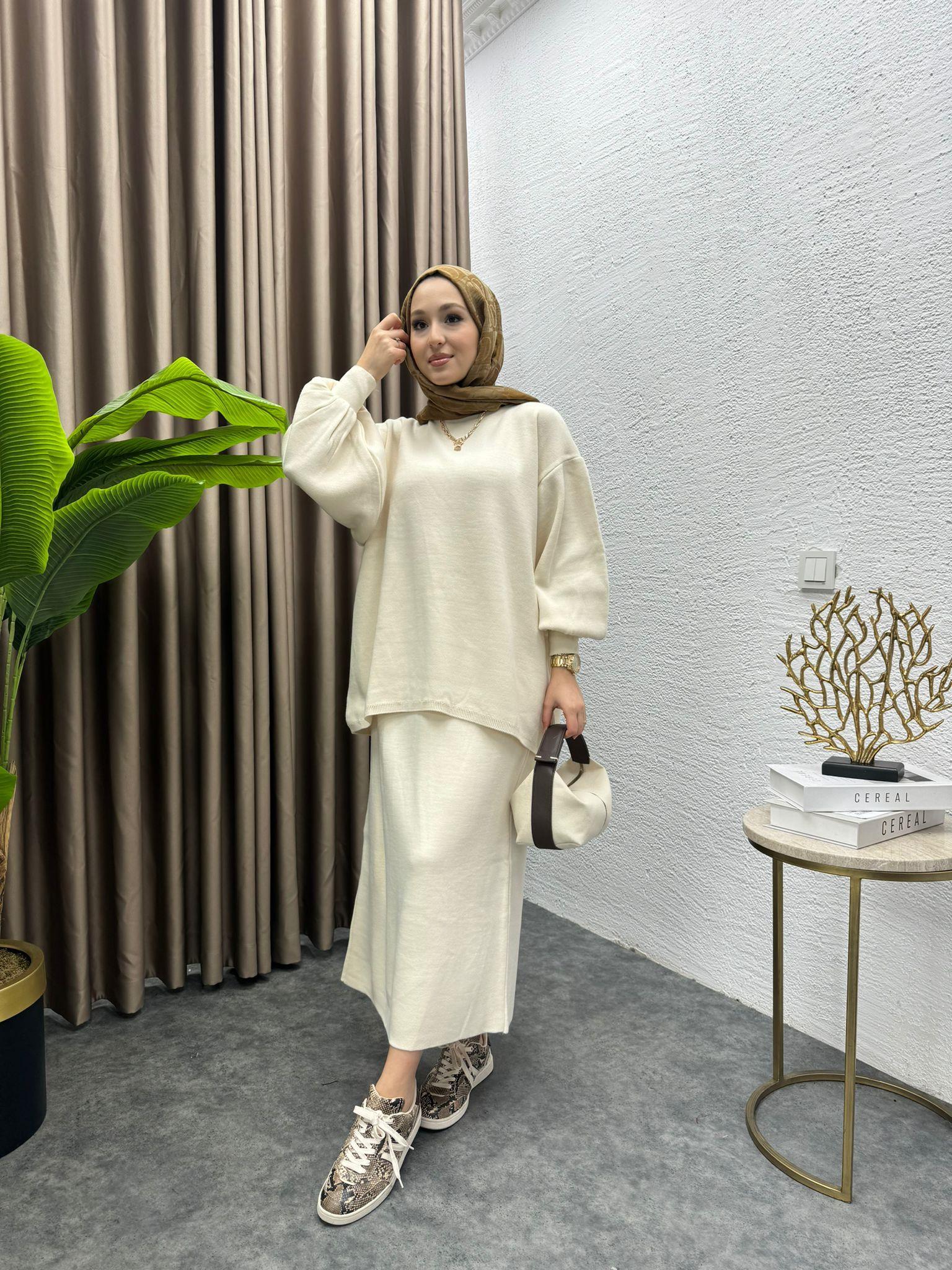 Lady Knit Skirt Set Beige