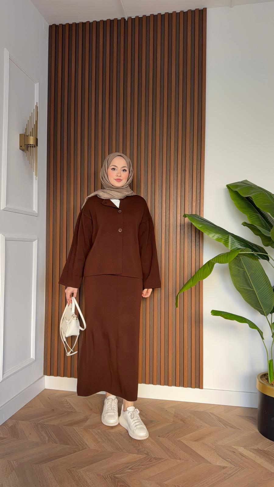 Sue Skirt Knit 2-Piece Set Brown