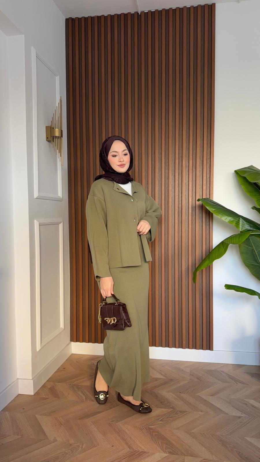 Sue Skirt Knit 2-Piece Set  Green