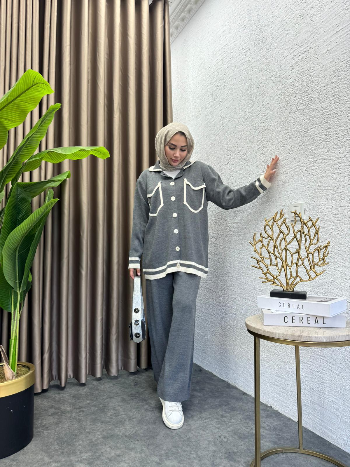 Envelope Pocket Knit 2-Piece Set Grey