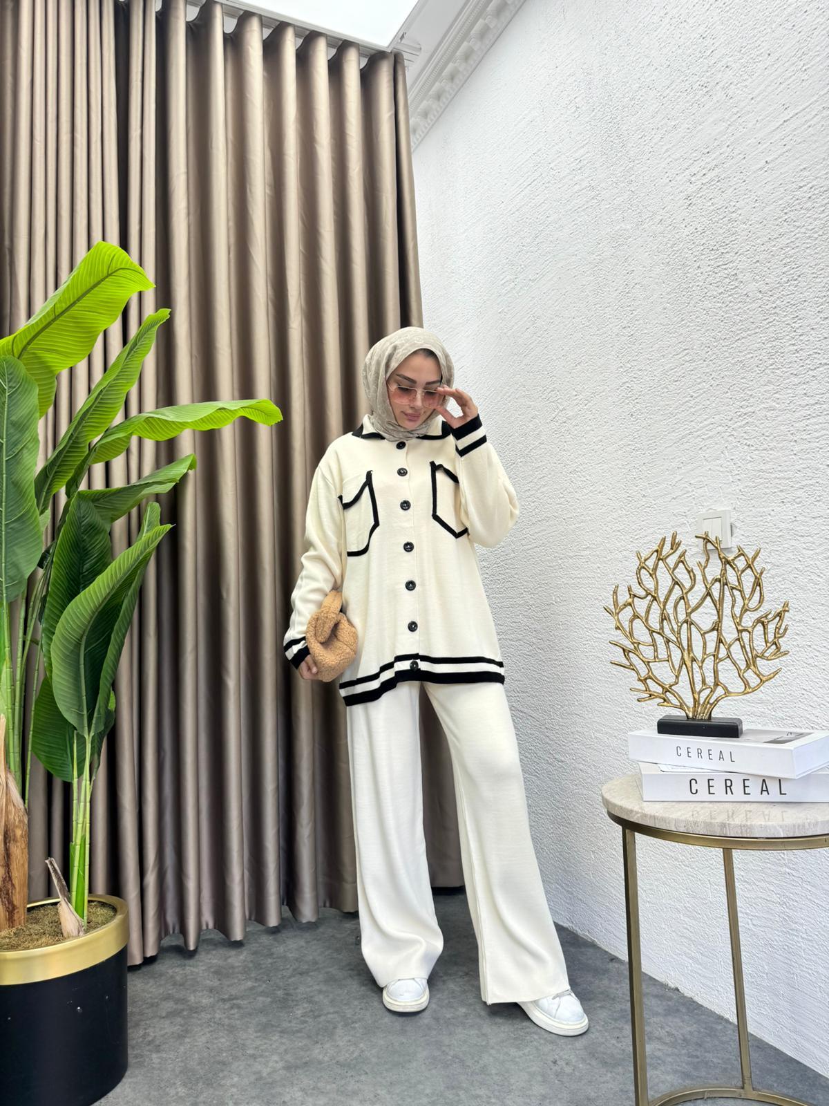 Envelope Pocket Knit 2-Piece Set Beige