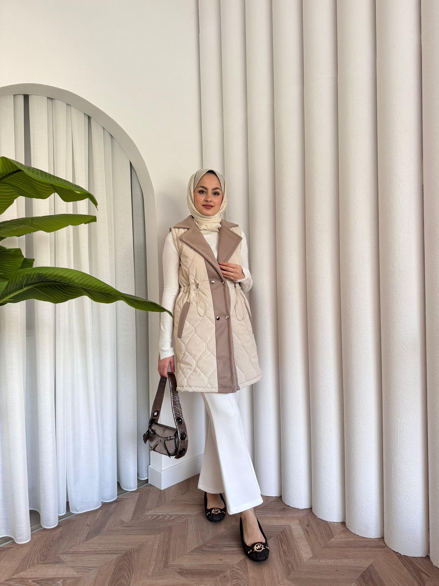 Plaid Patterned Shirred Puffer Waistcoat Beige