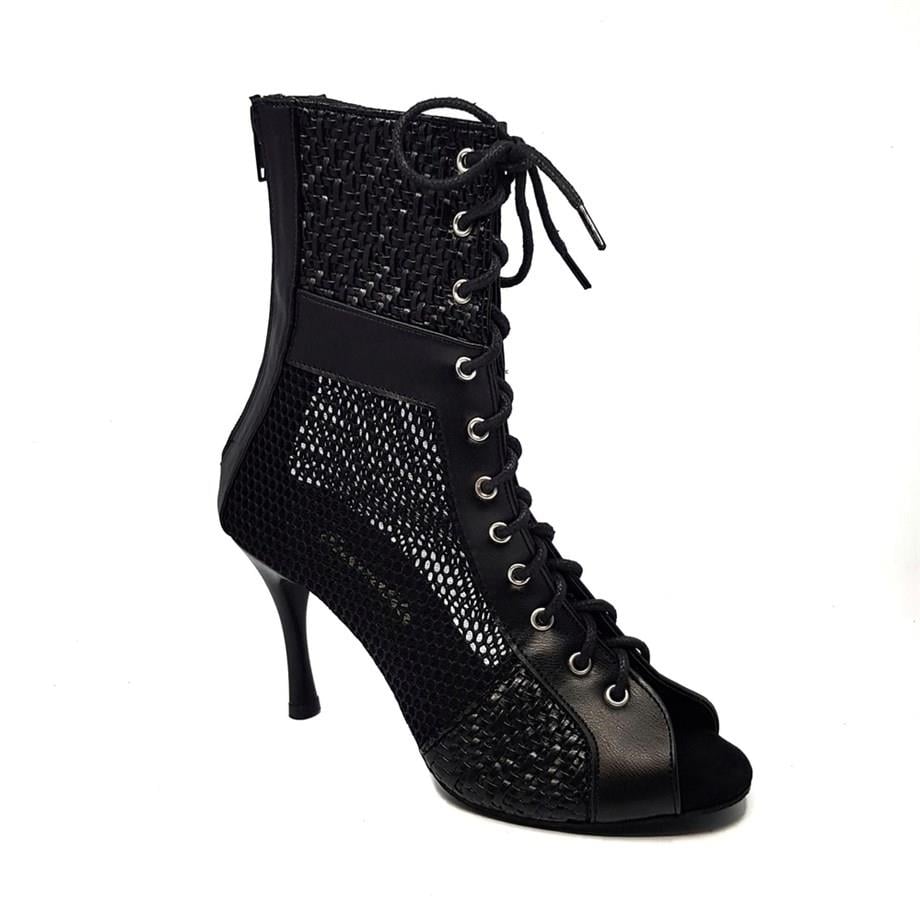 BLACK WOMEN HEELS DANCE 