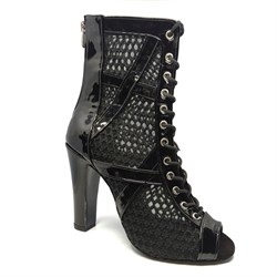 BLACK WOMEN HEELS DANCE 