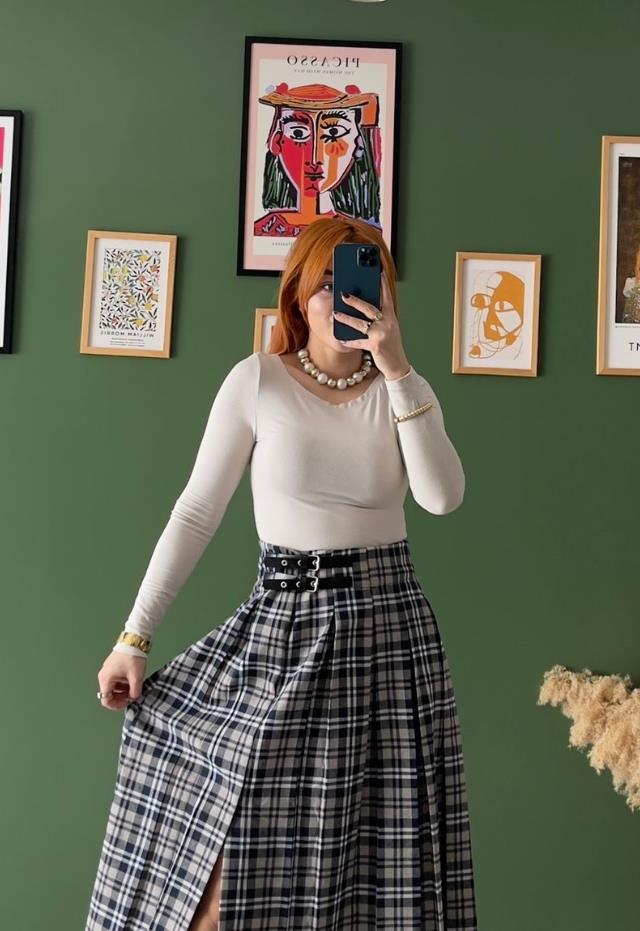 Kayık Yaka Ekru Rengi Basic Bluz