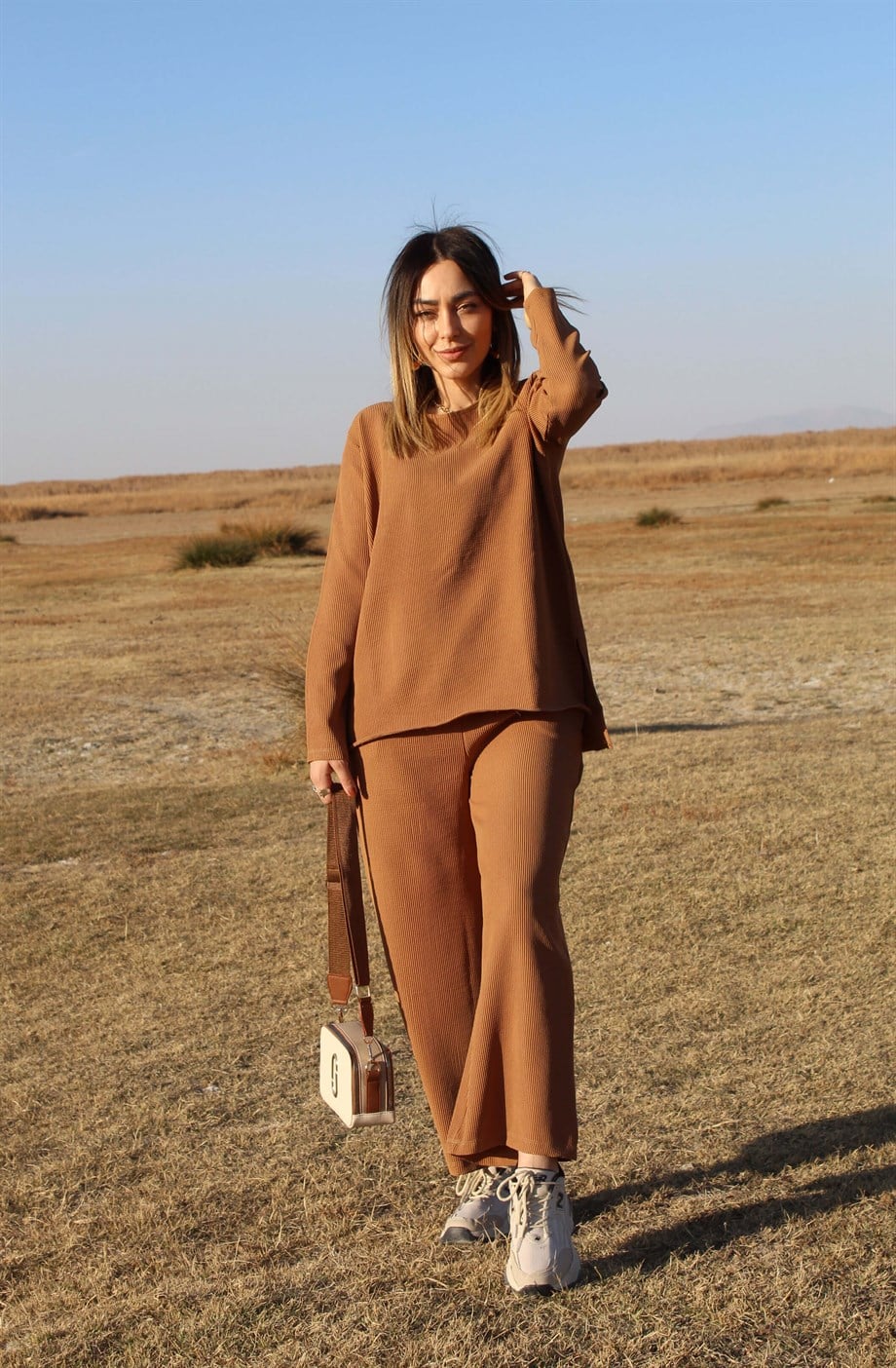Kahve Fitil Detaylı Takım