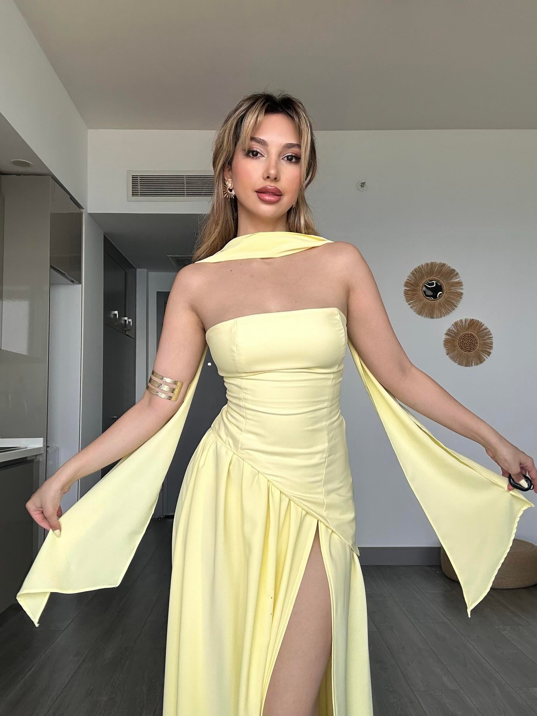 Kuşaklı Butter Elbise