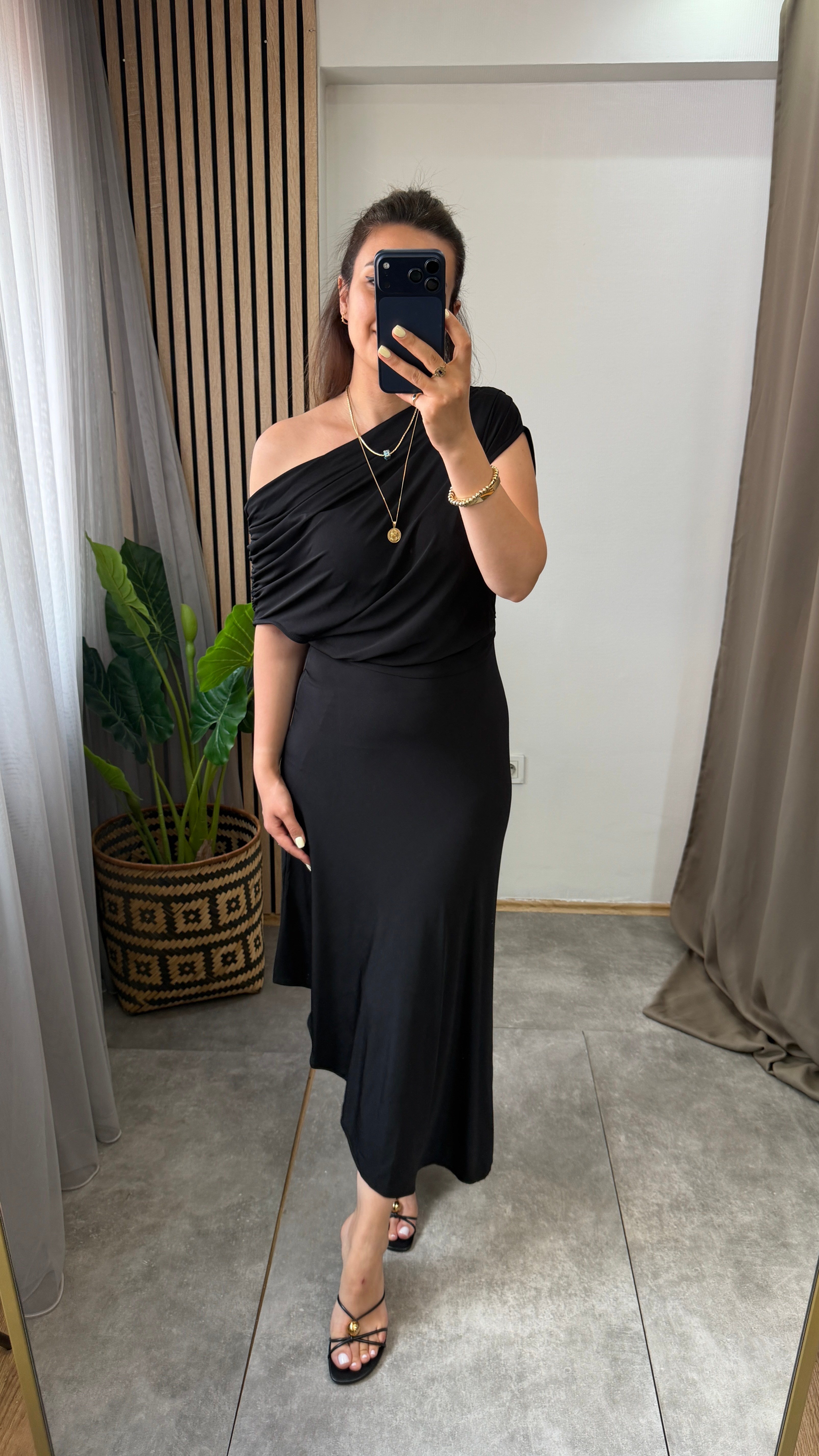 SARA ELBİSE SİYAH