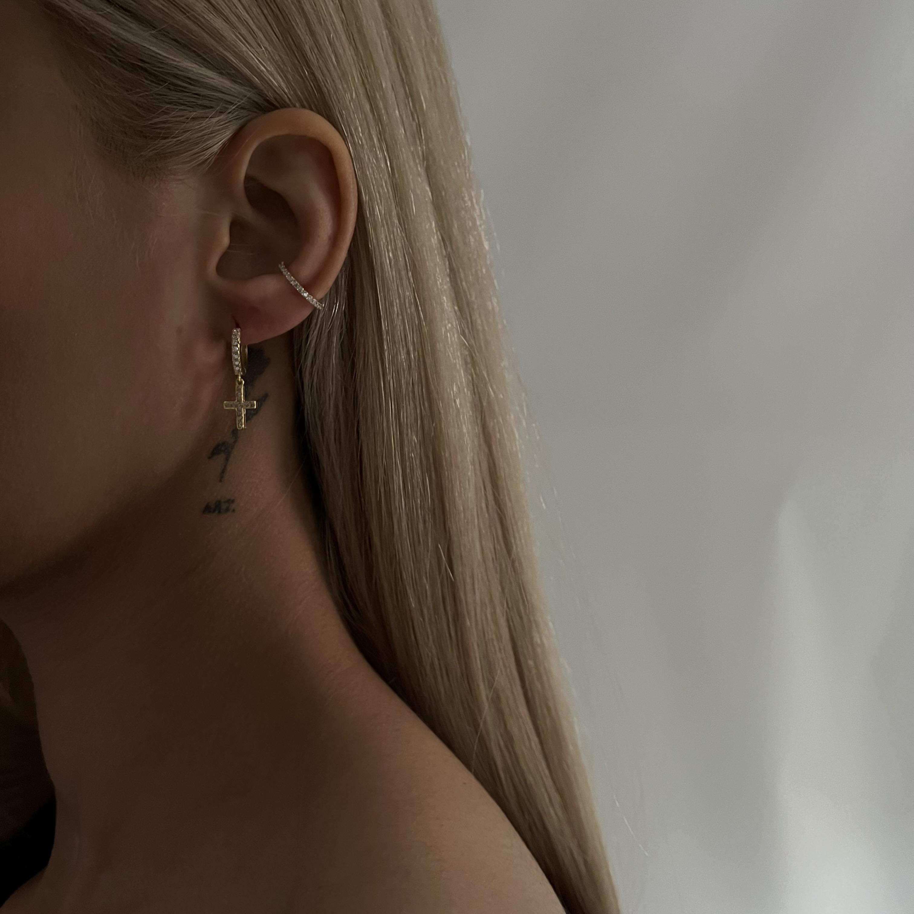 925 ayar gümüş taşlı haç küpe