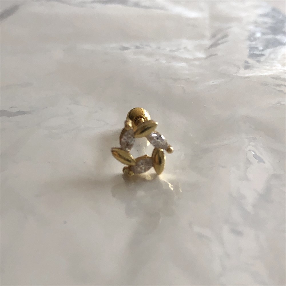 925 taşlı çiçek piercing küpe