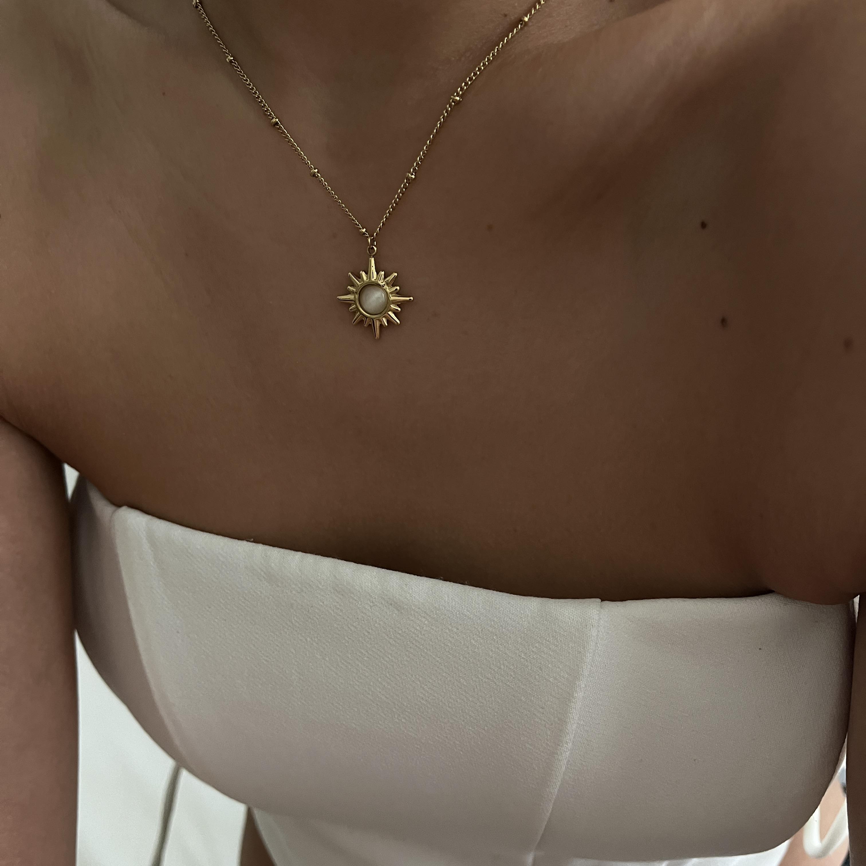 Beyaz Mineli Çelik Kutup Yıldız Kolye