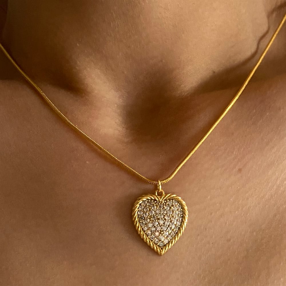 Hacimli taşlı kalp kolye