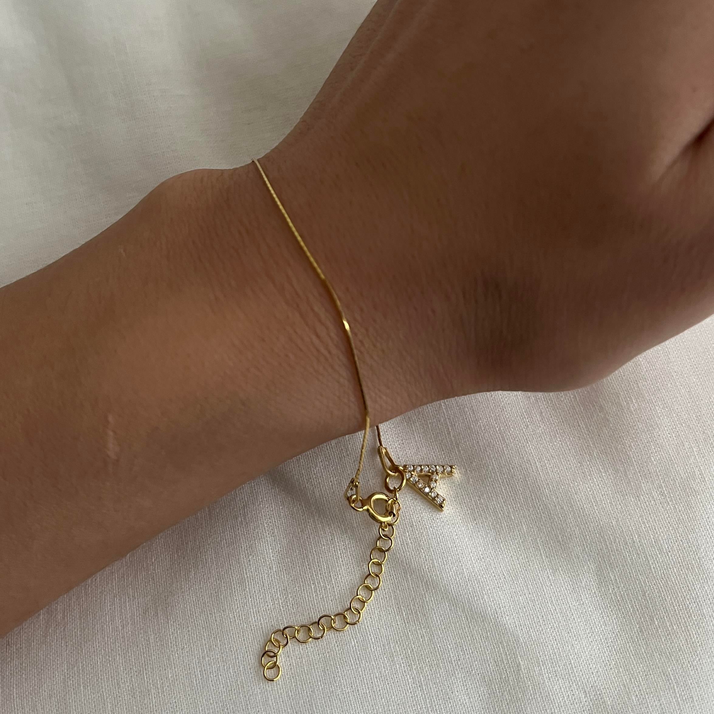 925 ayar gümüş şeffaf zincirli harf bileklik