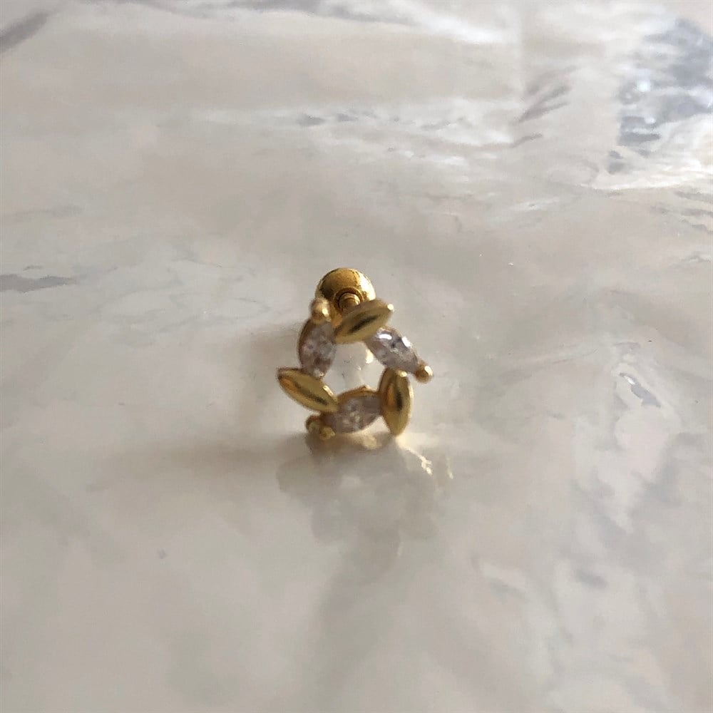 925 taşlı çiçek piercing küpe