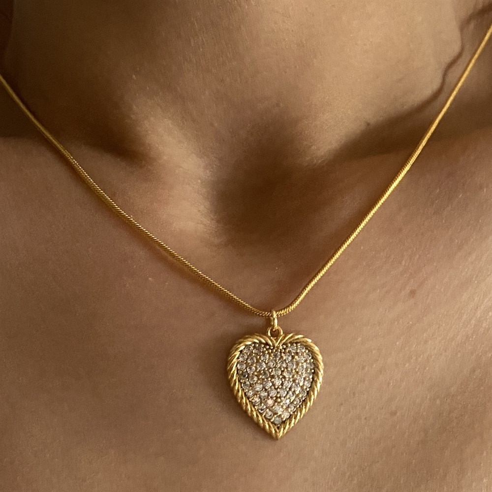 Hacimli taşlı kalp kolye