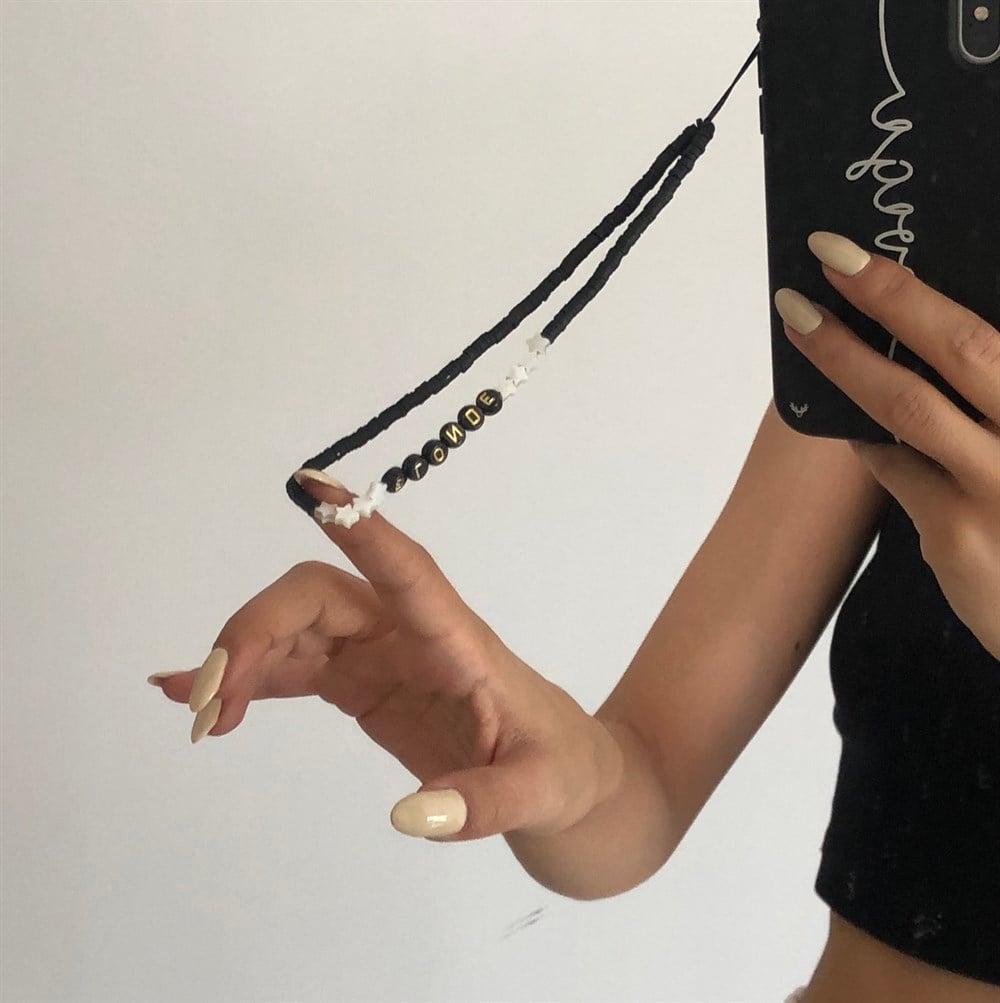 İSTEDİĞİNİ YAZDIR yıldız charmlı siyah telefon aksesuarı