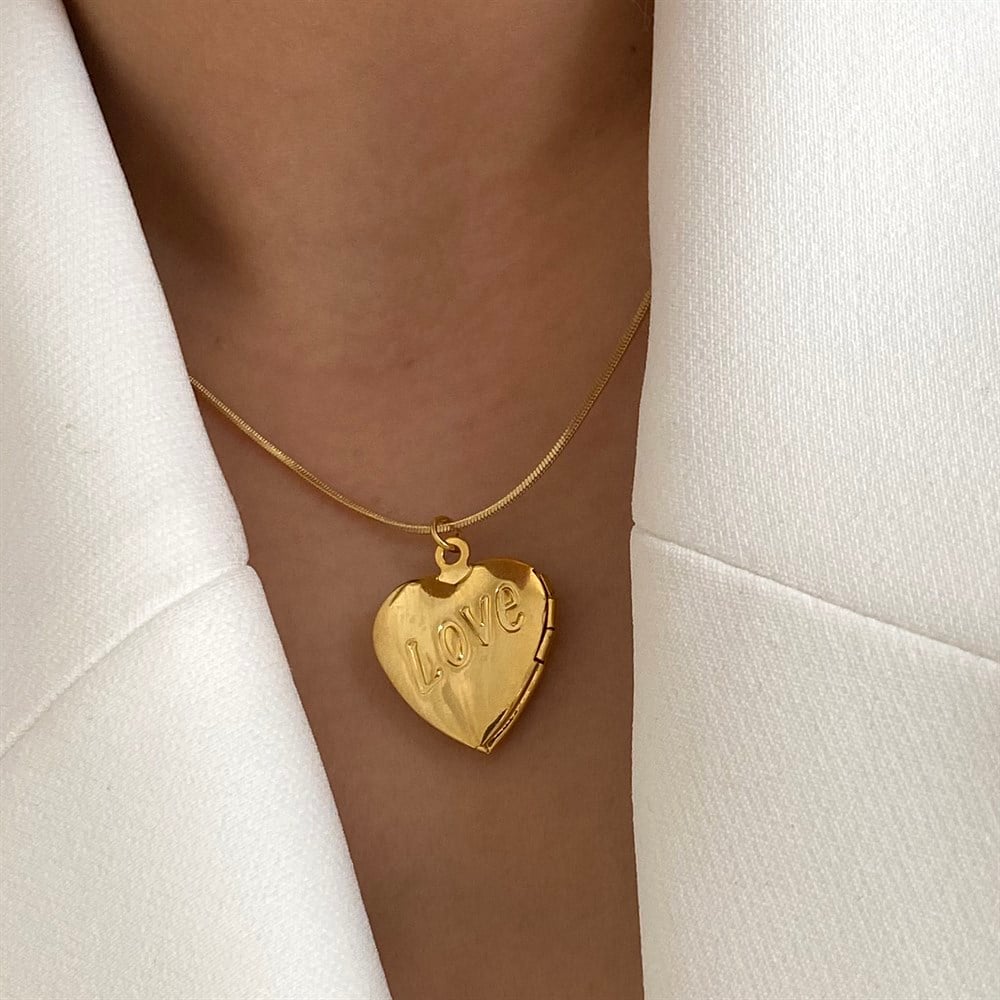 Love yazılı kapaklı kalp kolye
