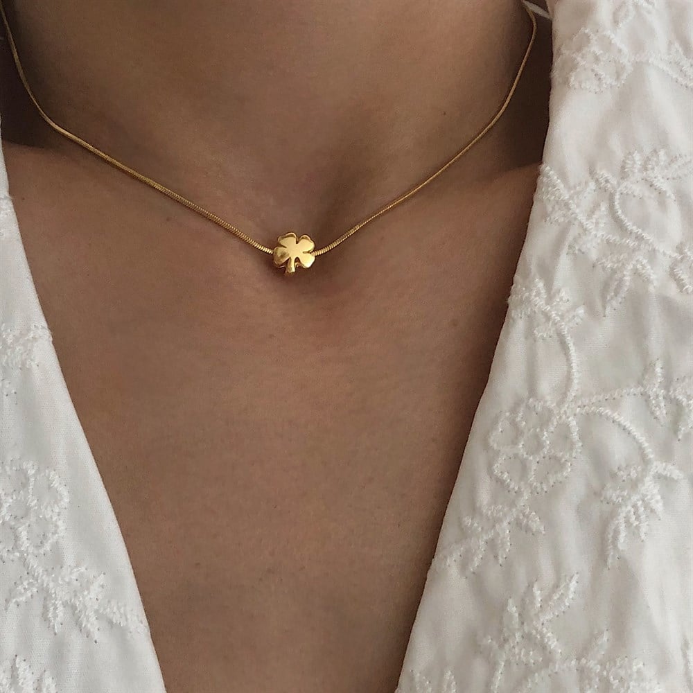 mini gold yonca kolye