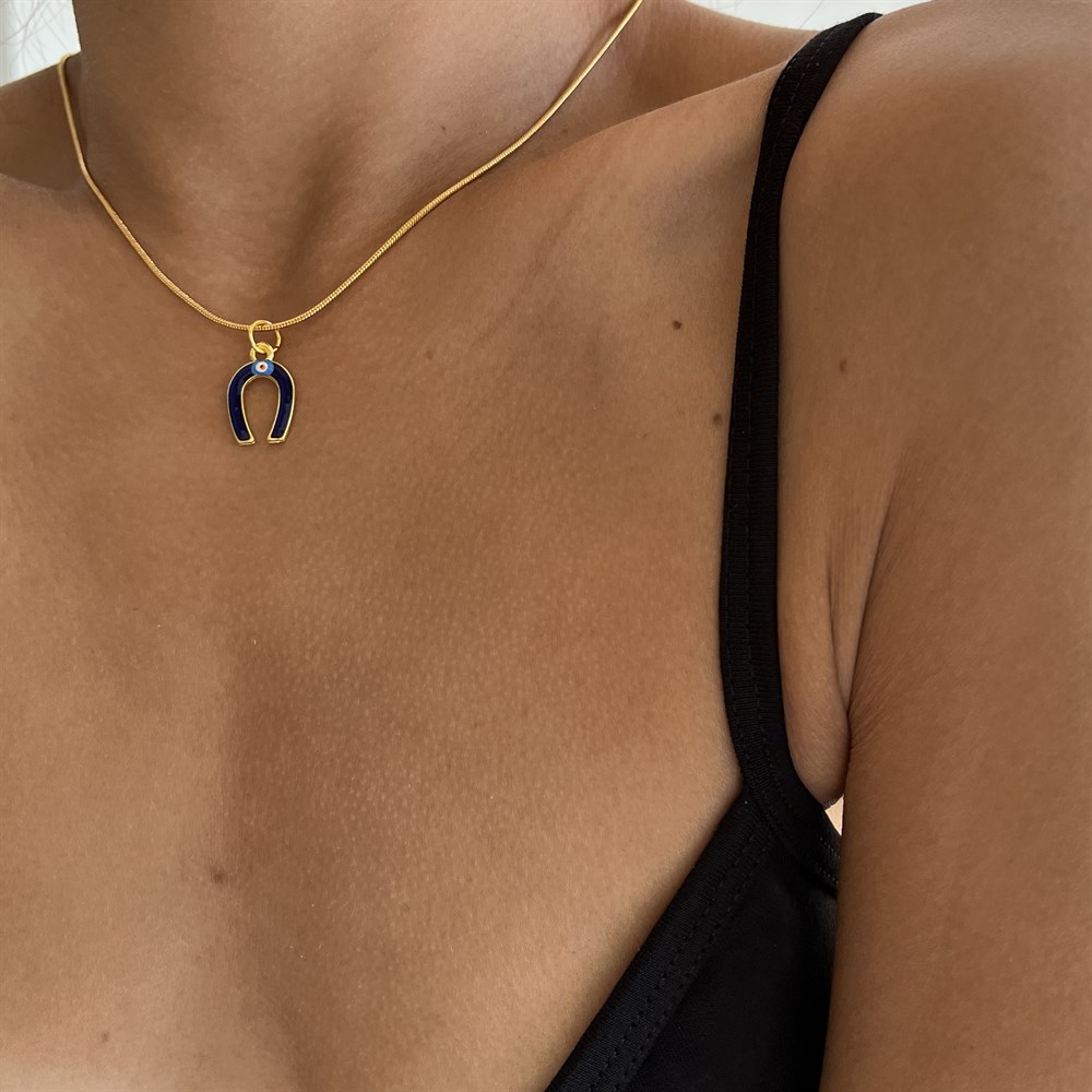 Nazar boncuklu nal kolye