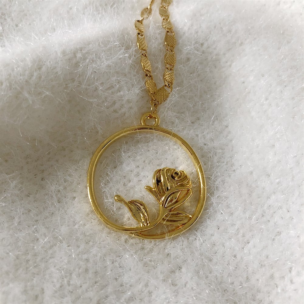 oval gül kolye