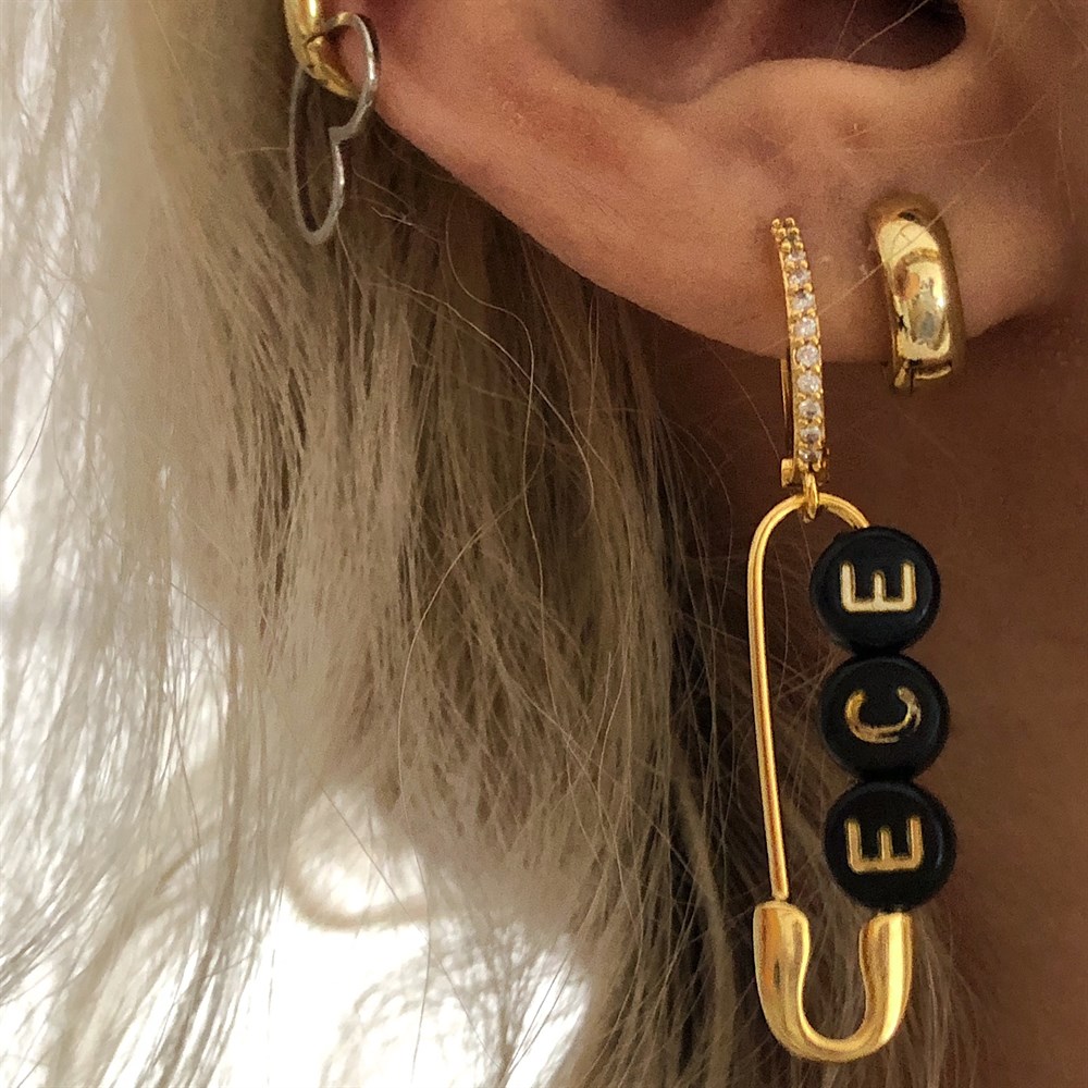 siyah mineli kelime küpe