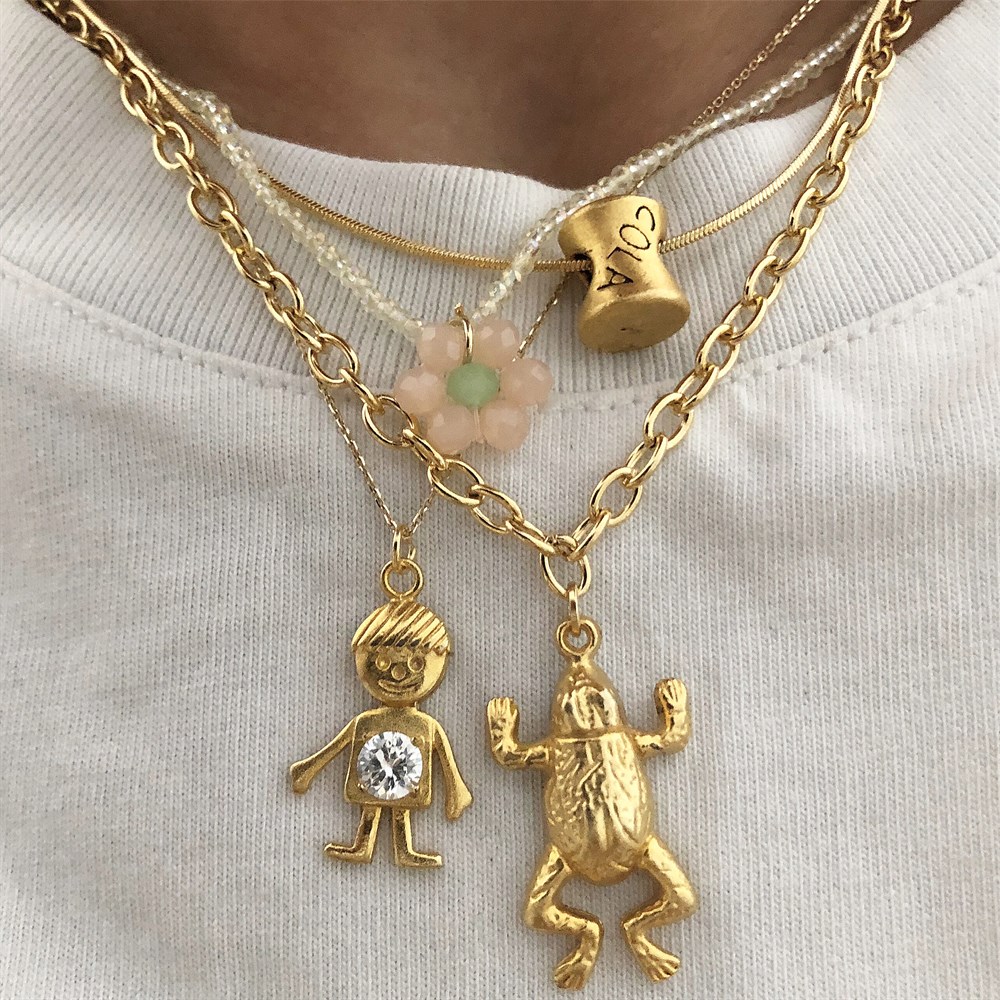 taşlı erkek figürü kolye