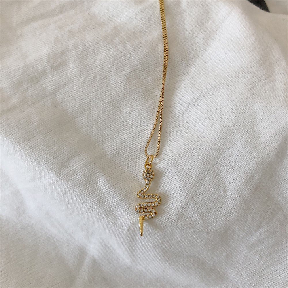 taşlı mini yılan kolye
