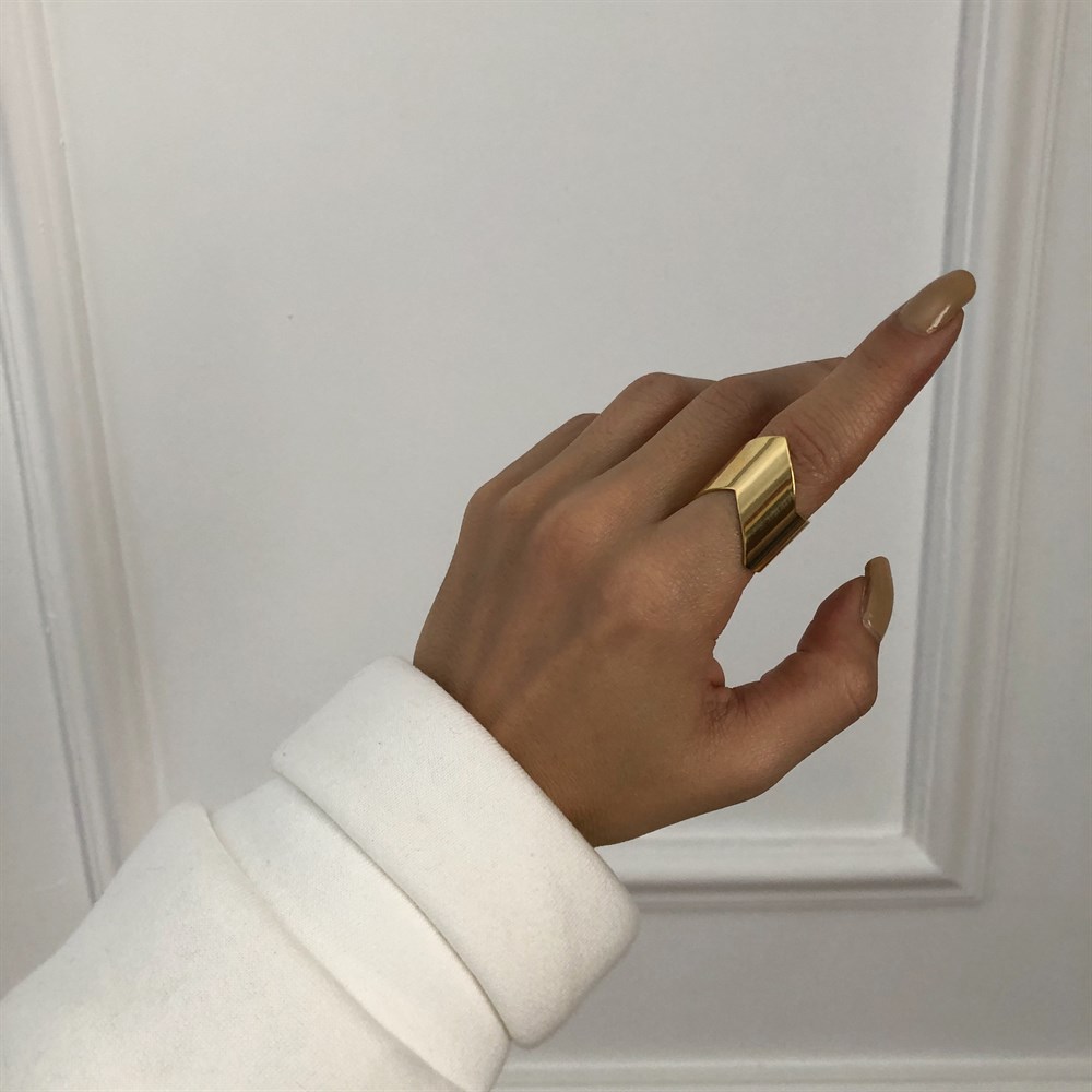 üçgen gold yüzük