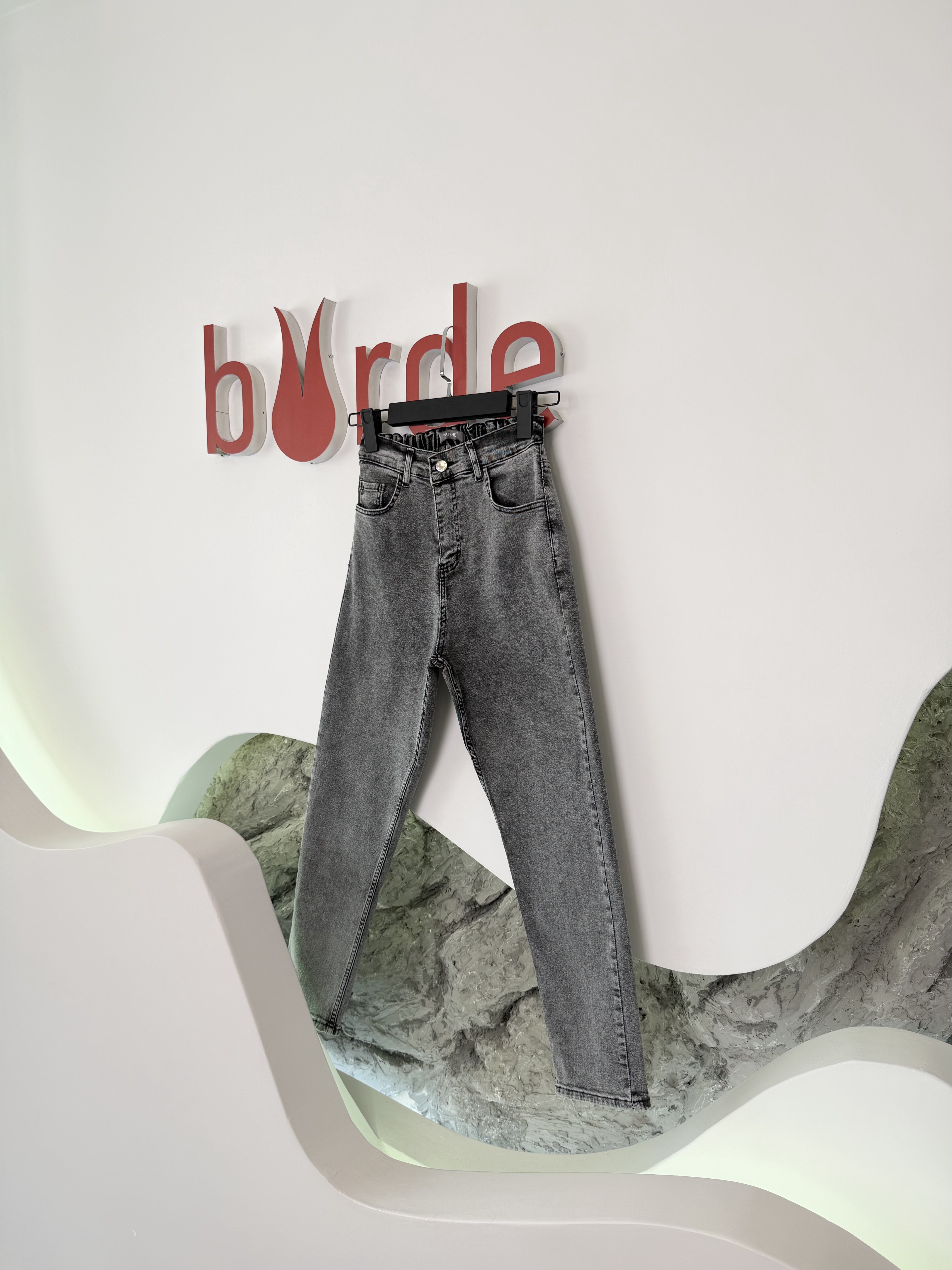 Antrasit Renk Dar Paça Beli Lastikli Denim Pantolon