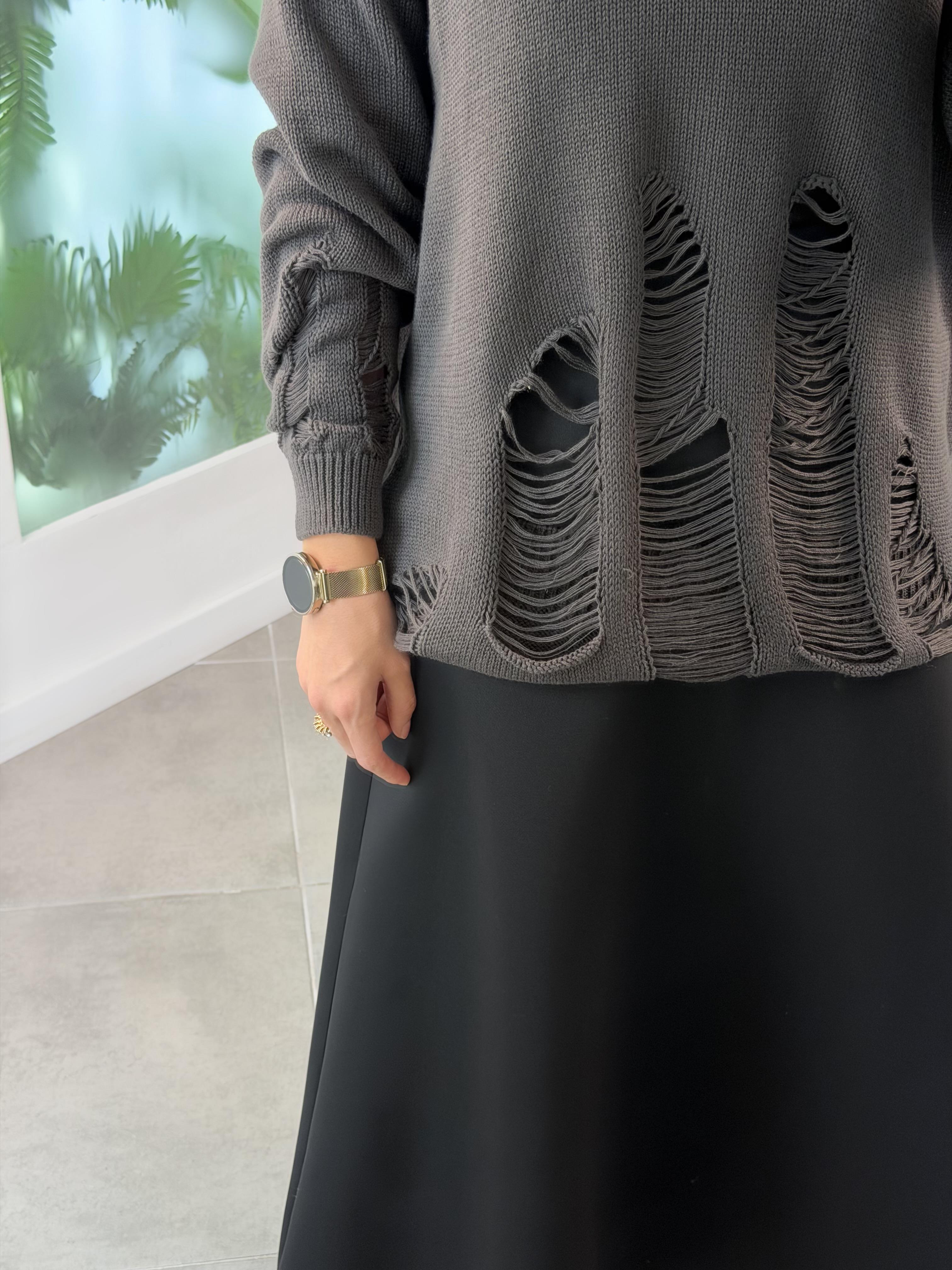 Antrasit Renk Sökük Detaylı Örme Kazak