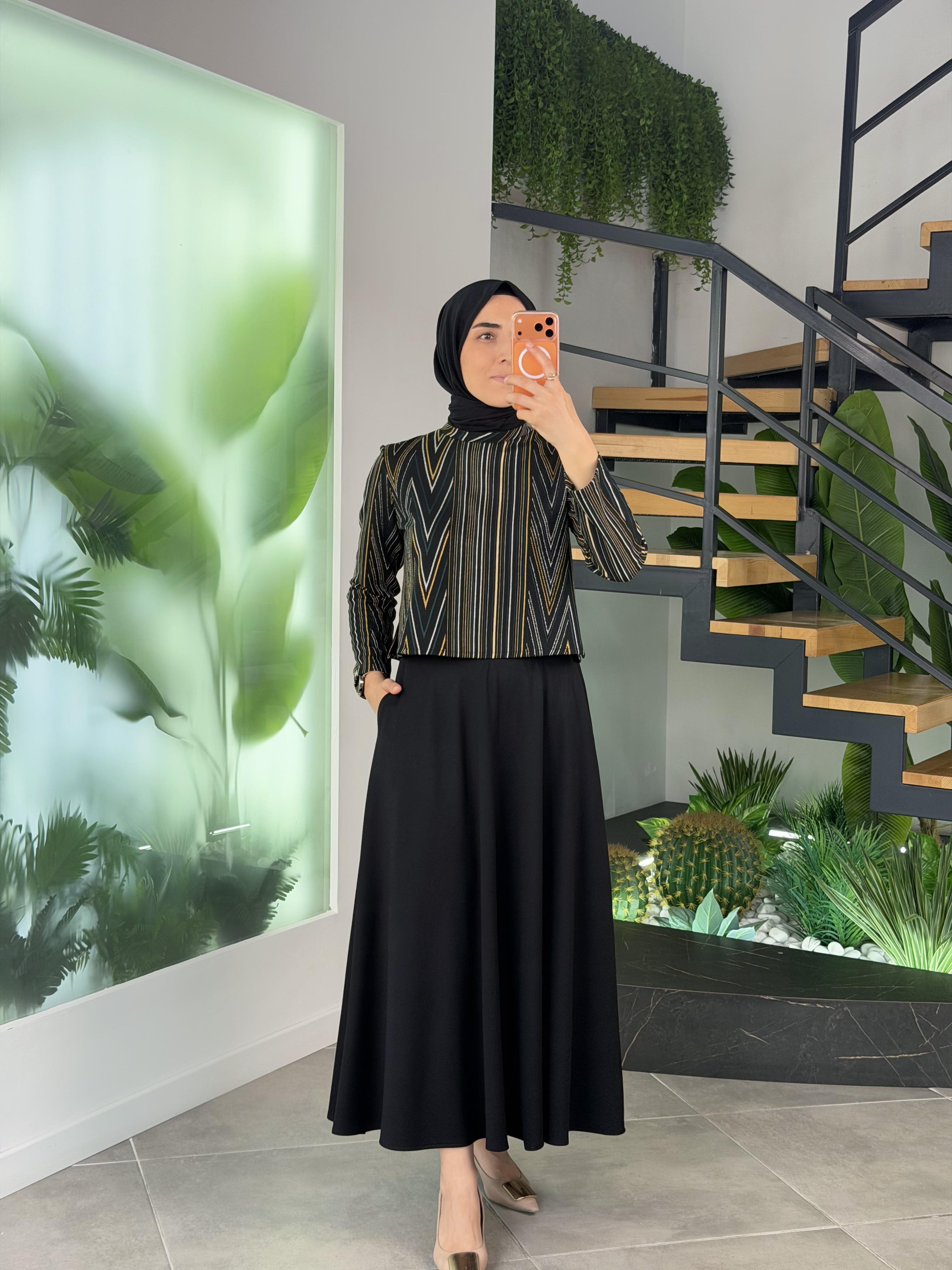 Armine Trend Bluzu Desenli Etekli Takım 25KT6117 Siyah-Petrol