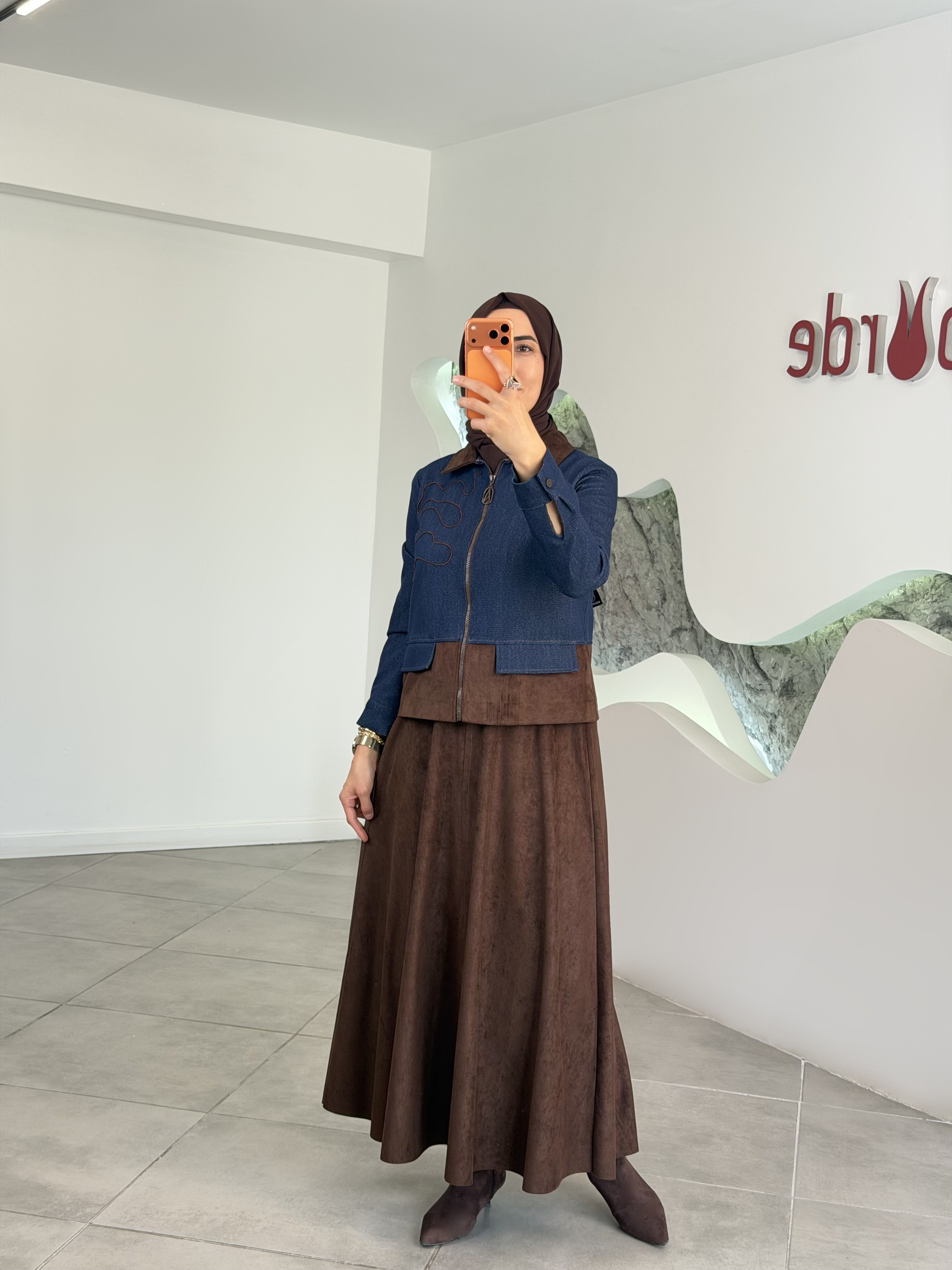 Armine Trend Denim Kumaş Garnili Süet Etekli Takım 26KT607 Lacivert
