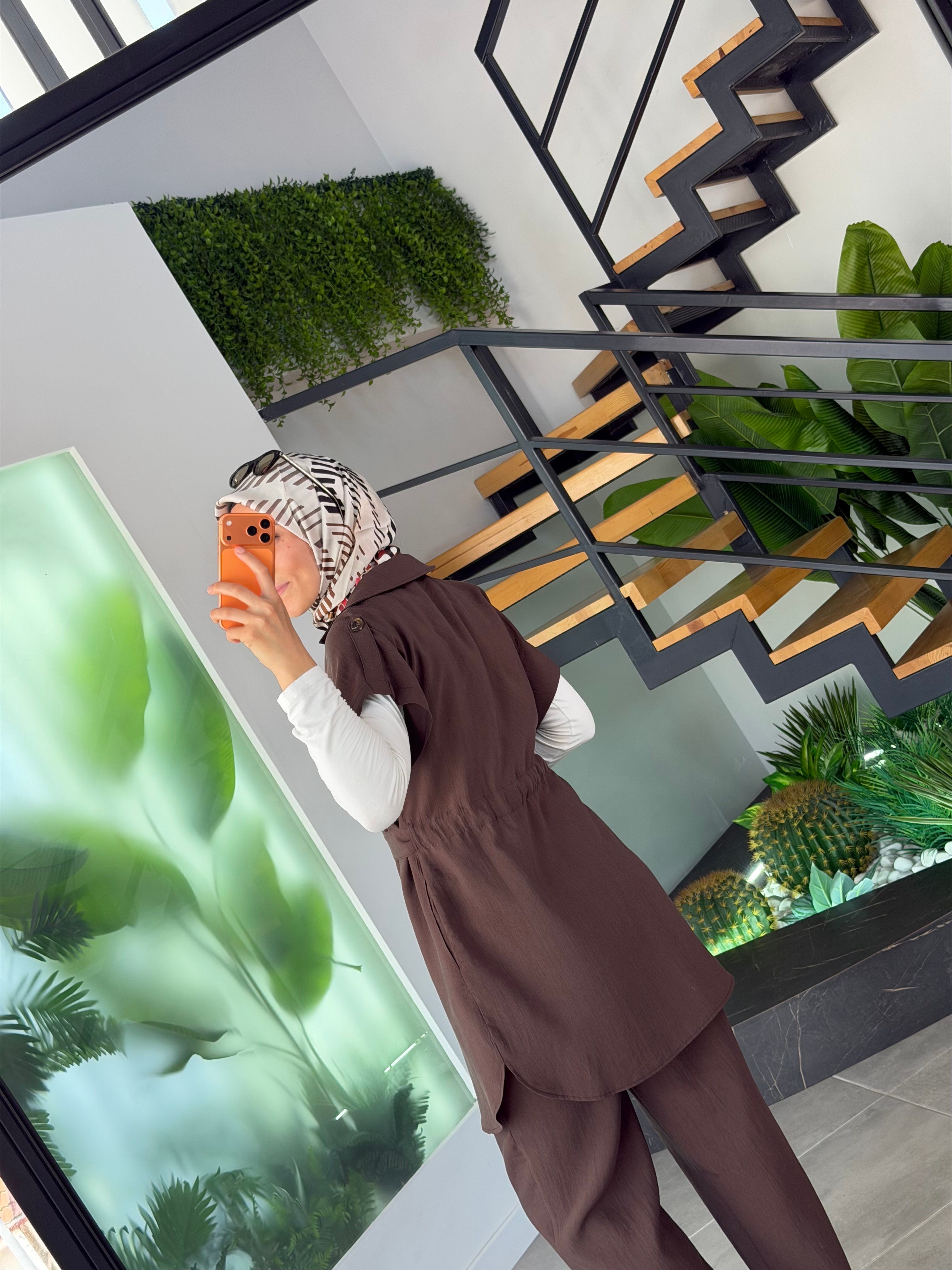 Armine Trend Kemer Detaylı Yelekli Takım 26YTD6128 Kahverengi