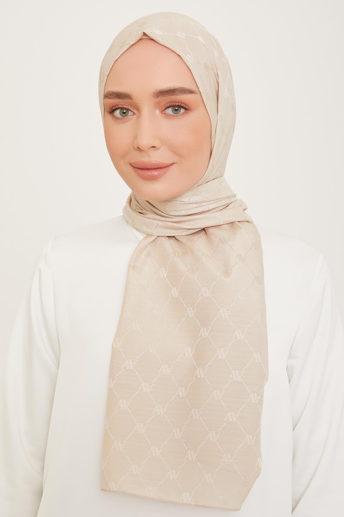 Armine Trend Monogram Şal 1