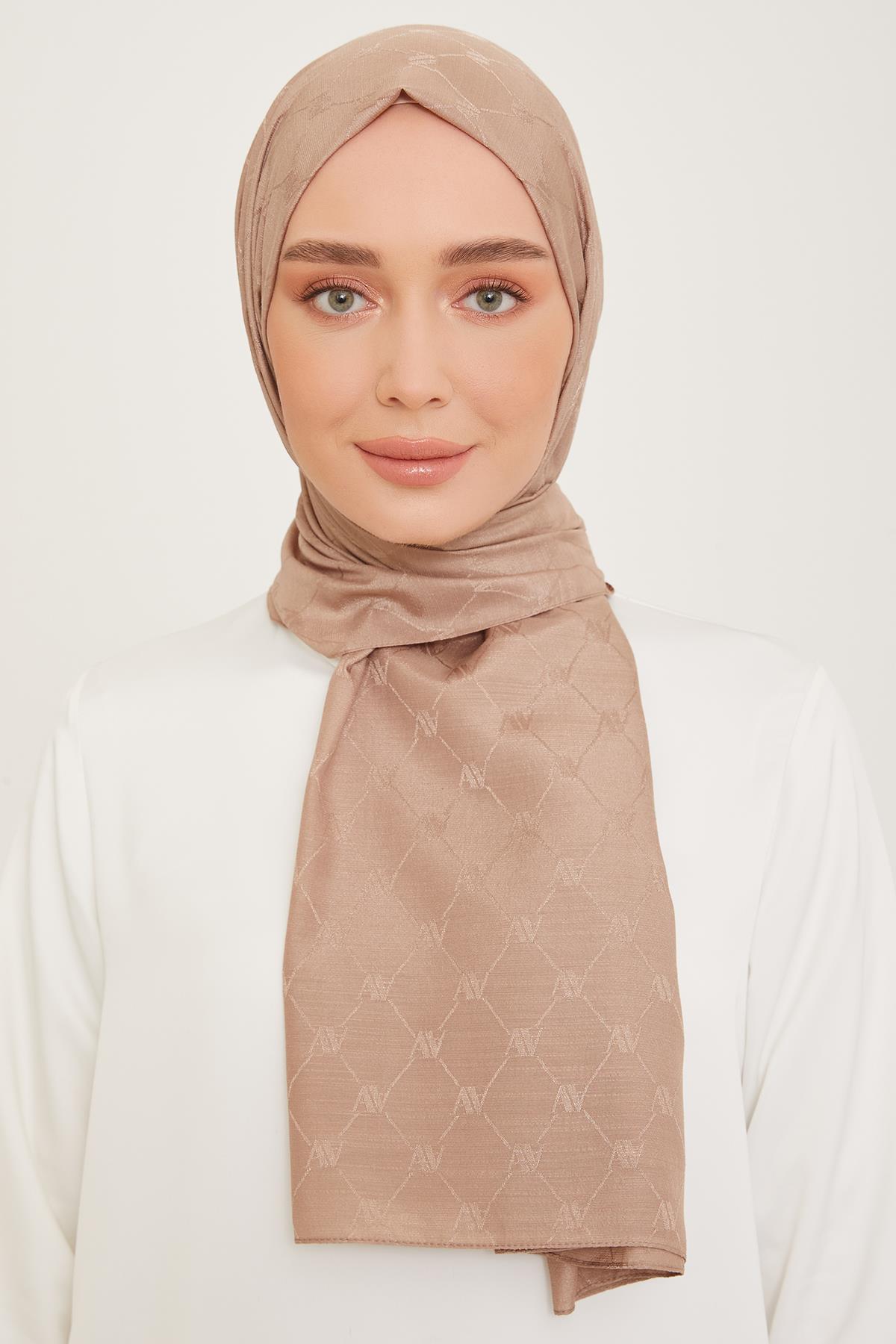 Armine Trend Monogram Şal 1
