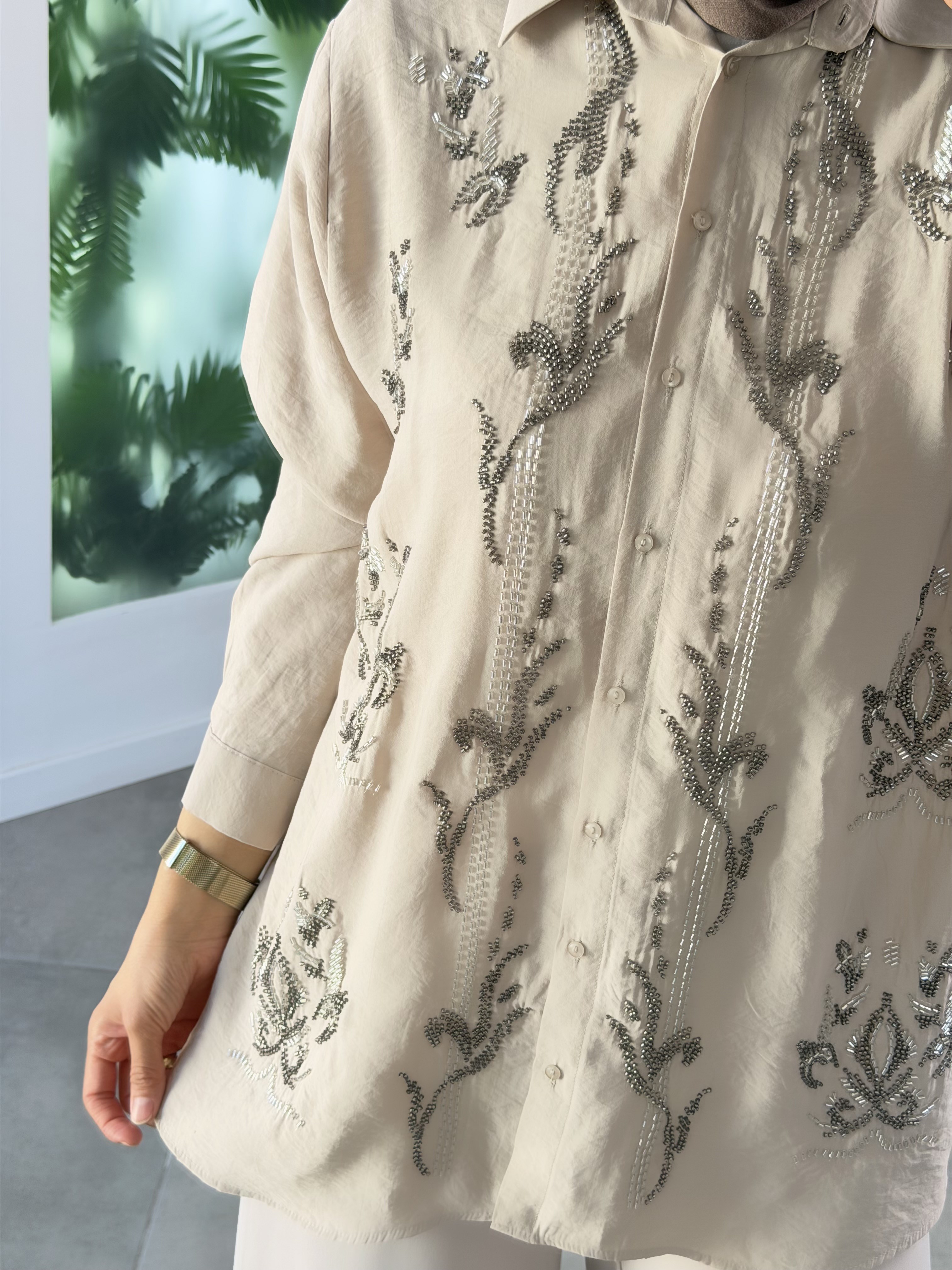 Bej Renk Boncuk İşlemeli Modal Gömlek