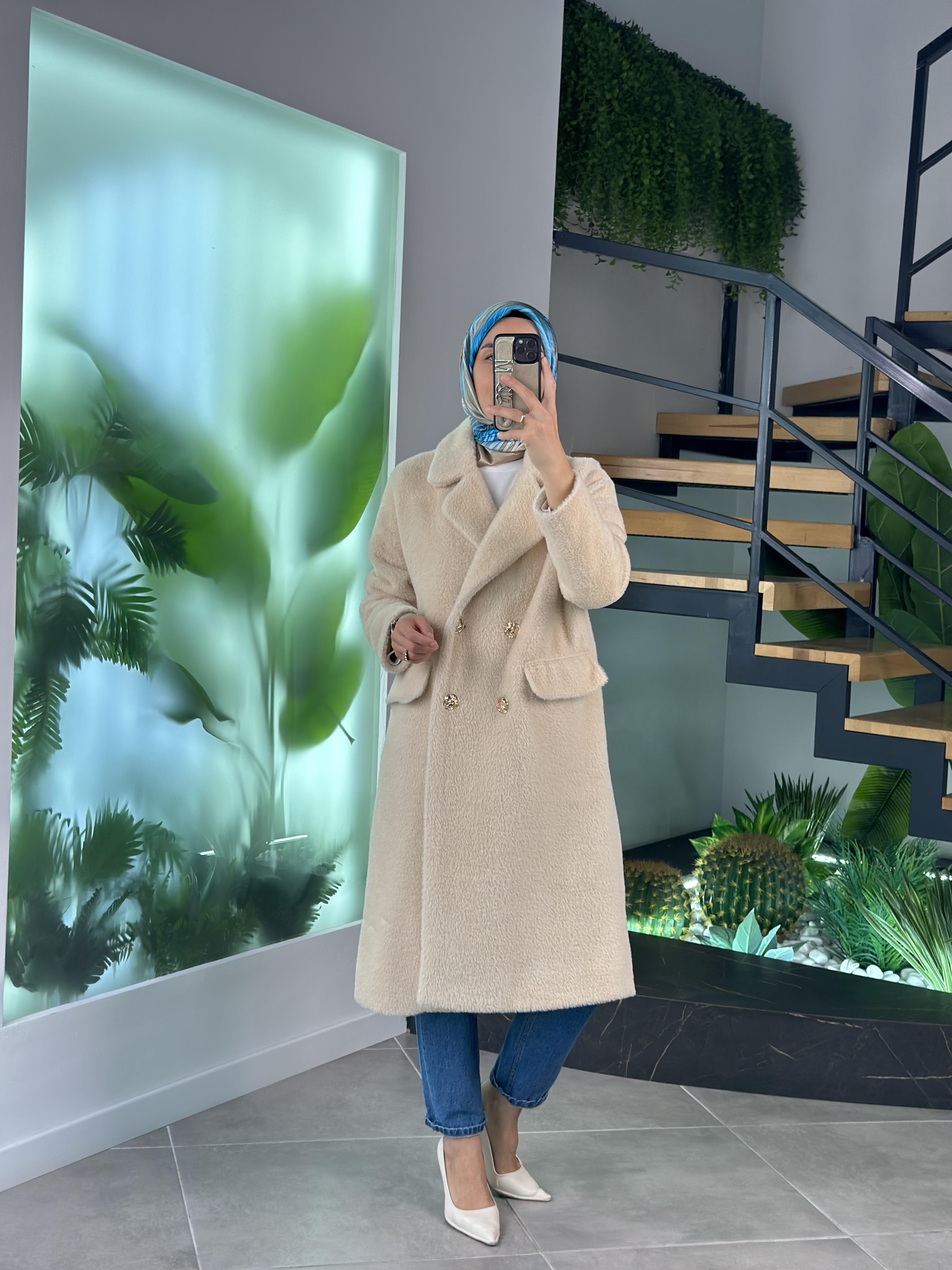 Bej Renk Gold Düğmeli Oversize Kadın Kaban