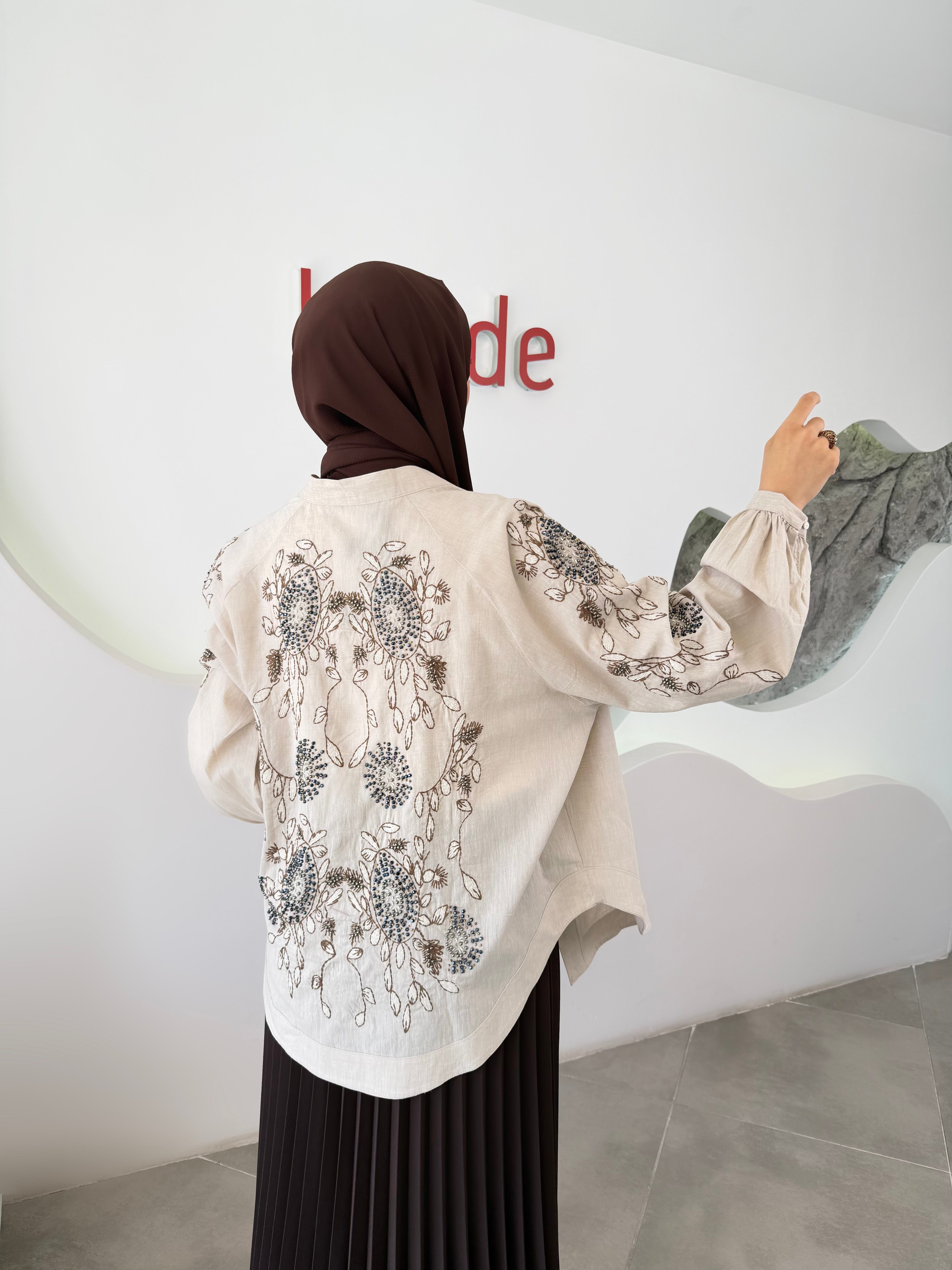 Bej Renk Taş Boncuk İşlemeli Kimono