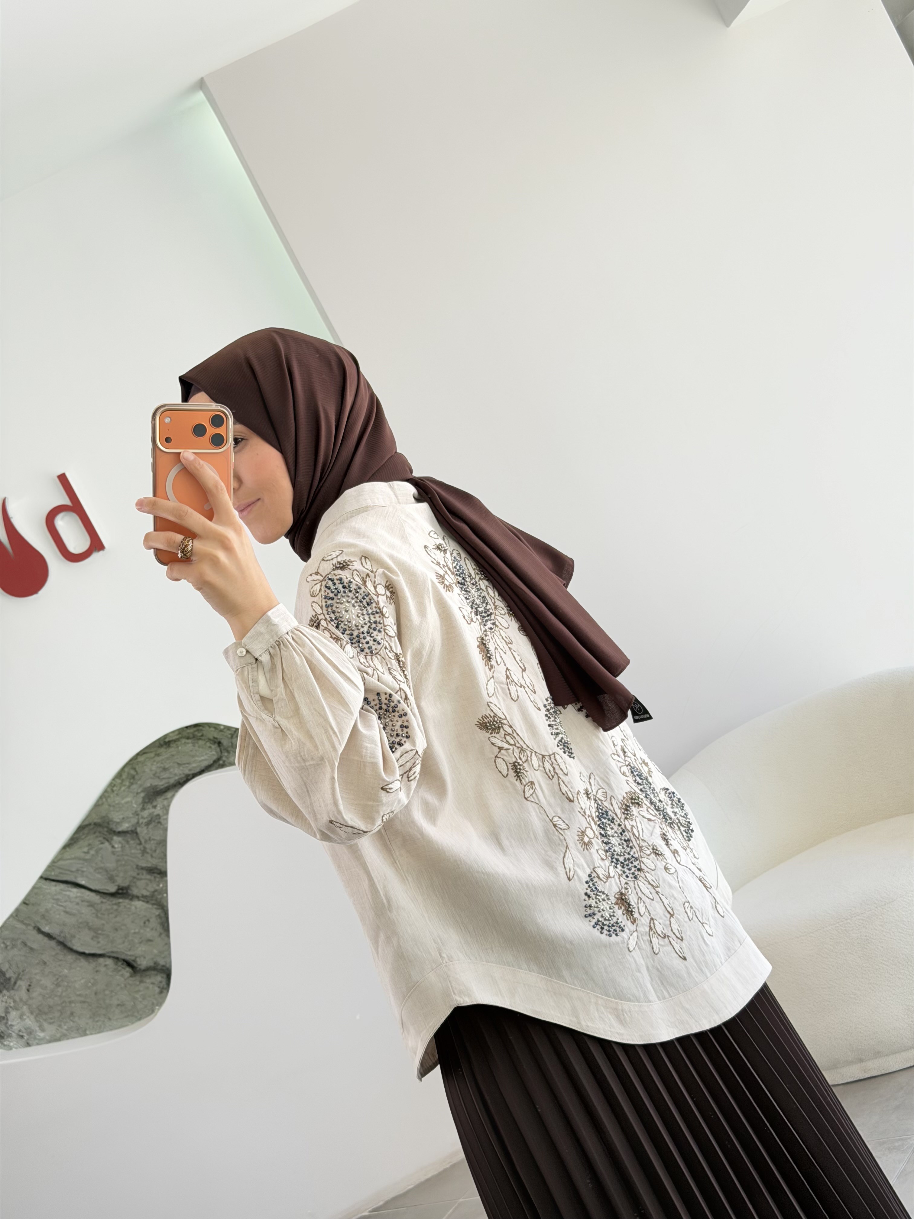 Bej Renk Taş Boncuk İşlemeli Kimono