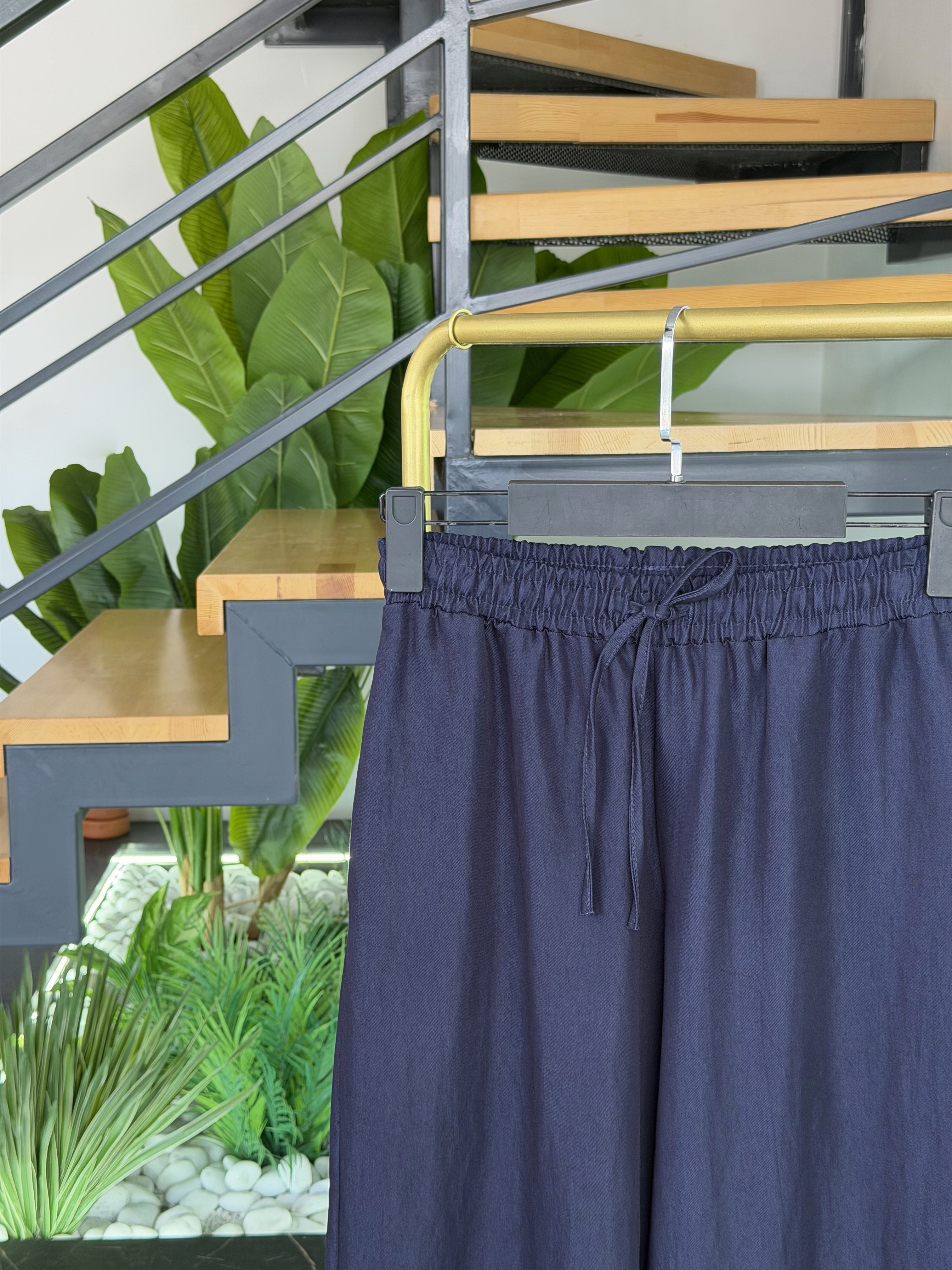 Kadın Lacivert Beli Lastikli Tensel Pantolon – Rahat Kalıp Günlük Şık