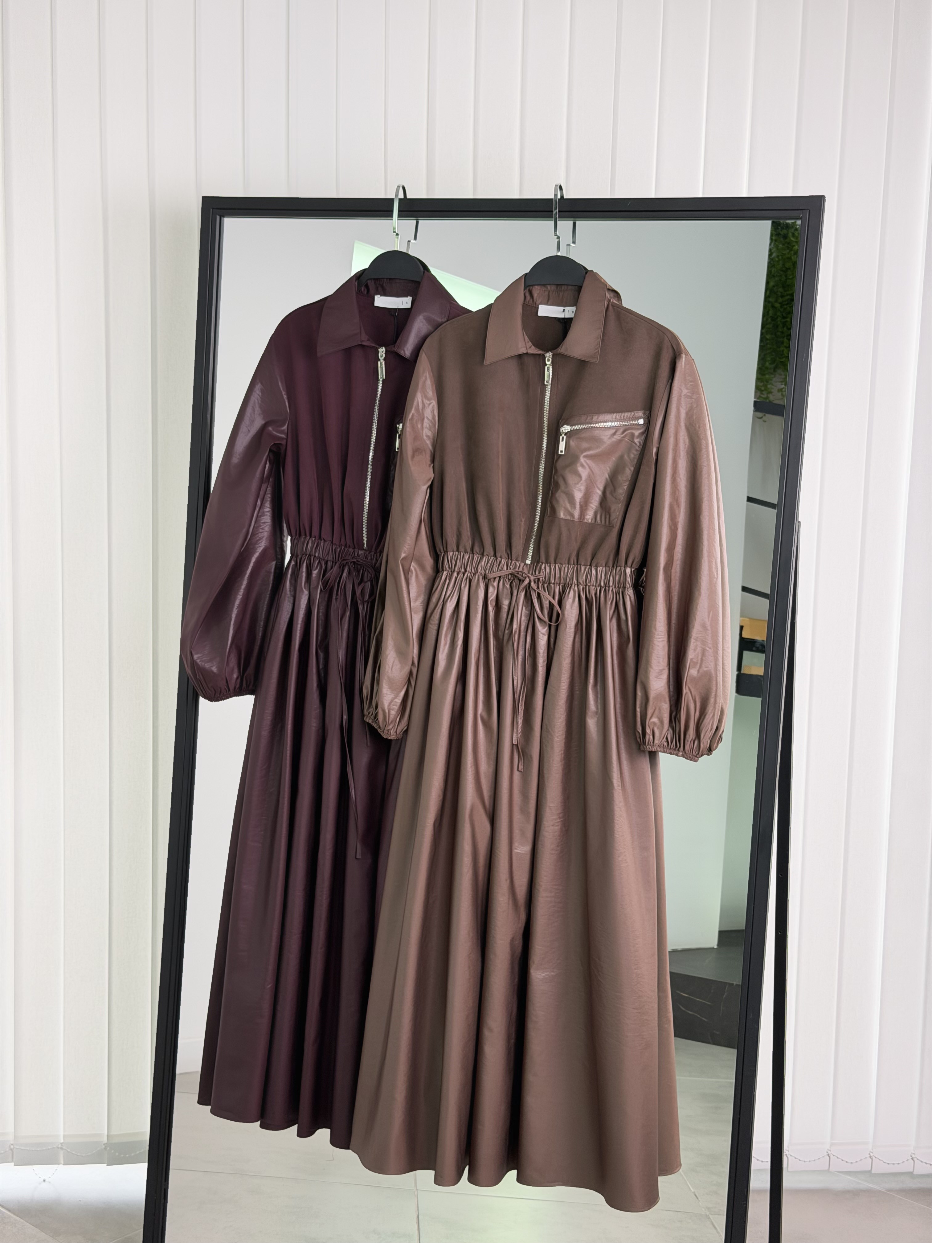 Bordo Renk Deri Görünümlü Fermuar Detaylı Elbise