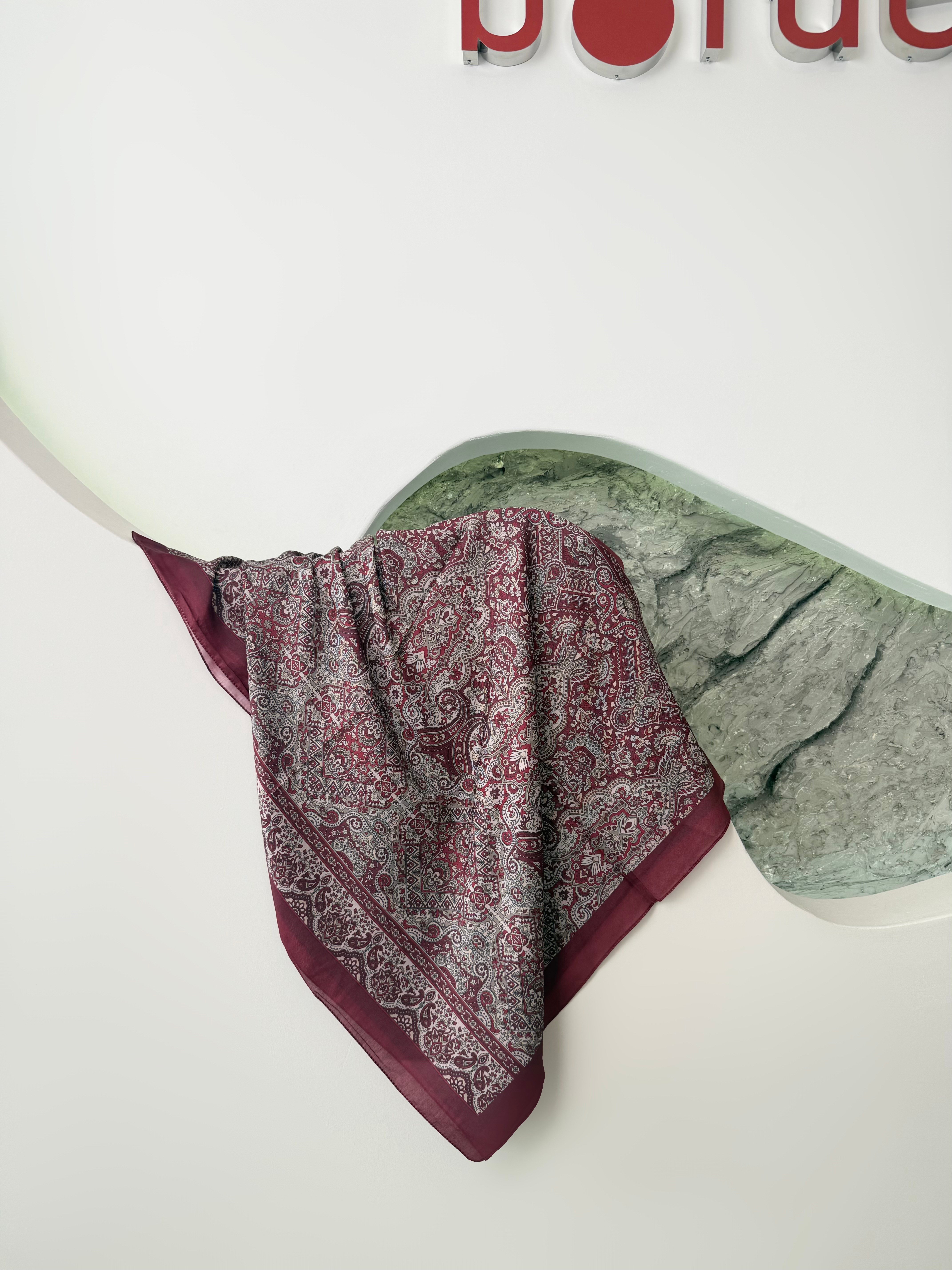 Bordo Renk Etnik Desenli Şal