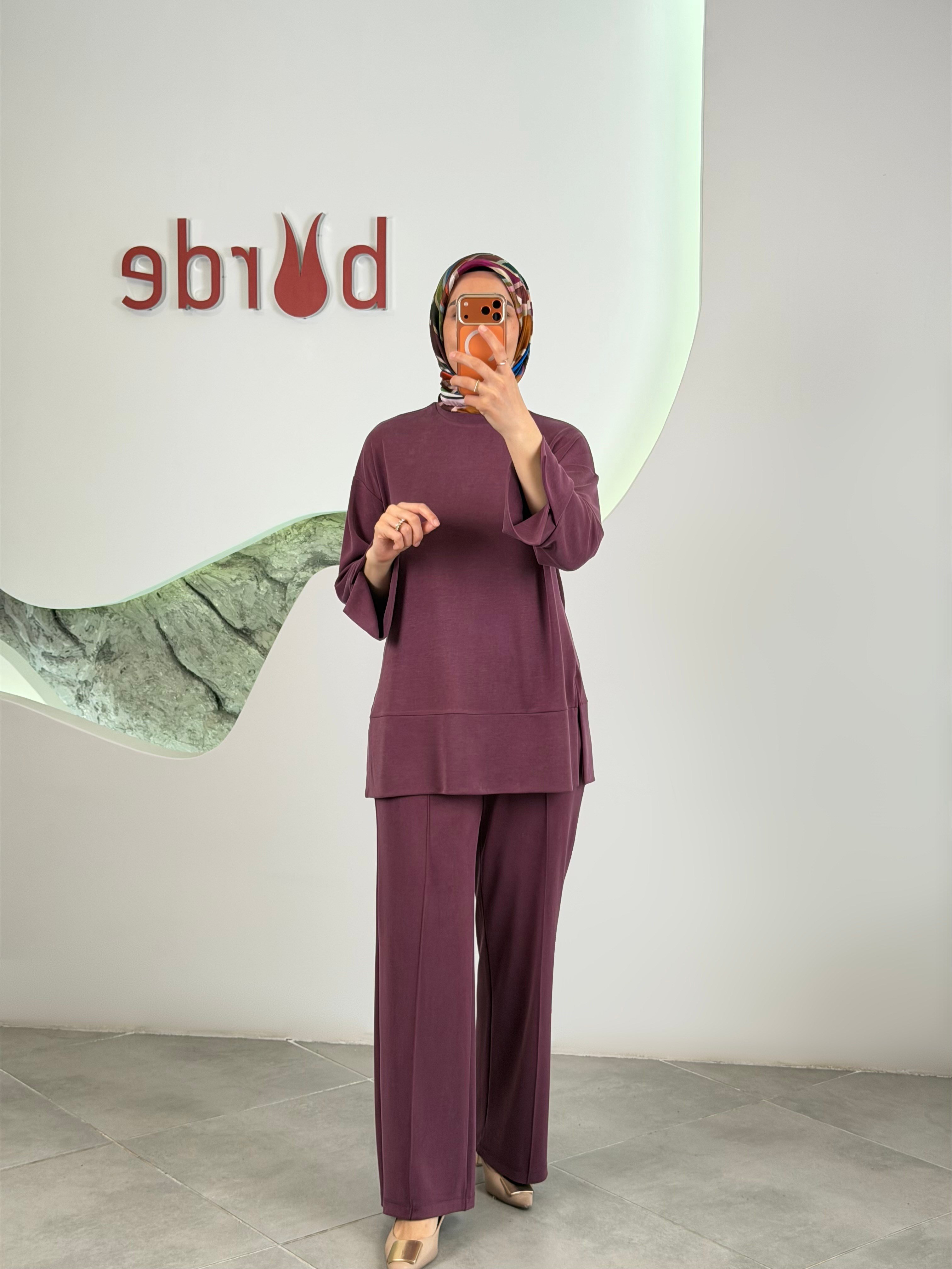 Bordo Renk Kolları Yırtmaçlı Pike Kumaşlı Takım
