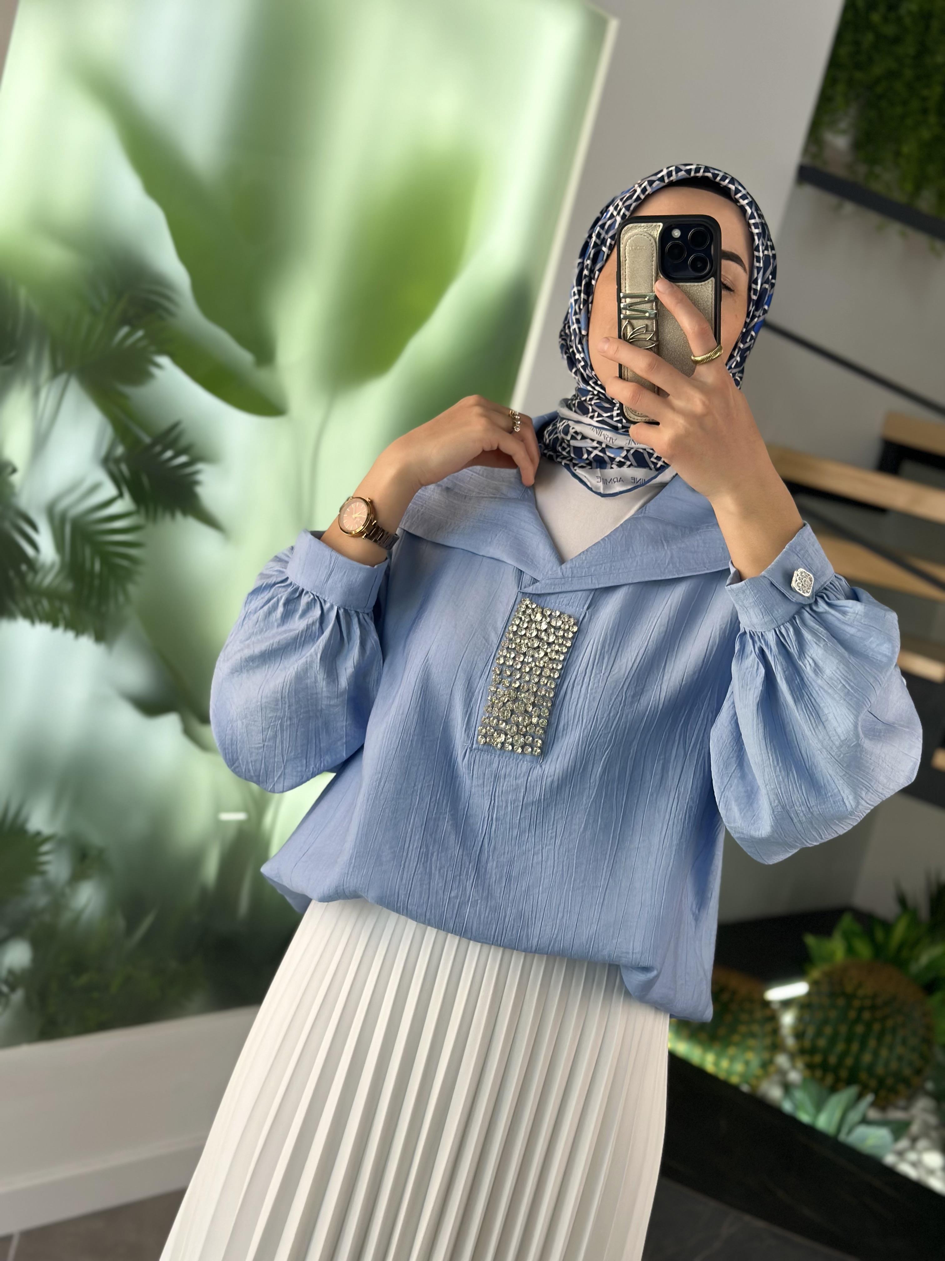 Devirme Yakalı Yapıştırma Taşlı Bebe Mavi Renk Kadın Tunik